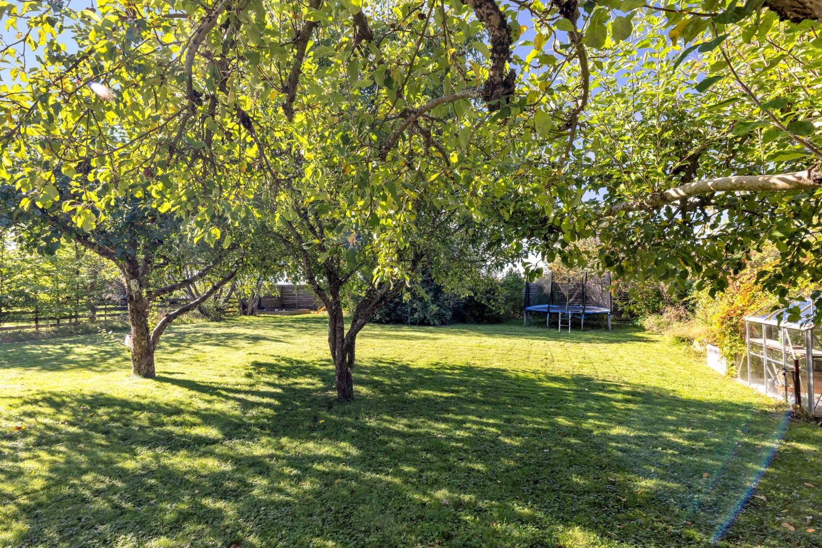 Bostadsbild från Enbärsgränd 11, Till salu i Björklinge, Uppsala