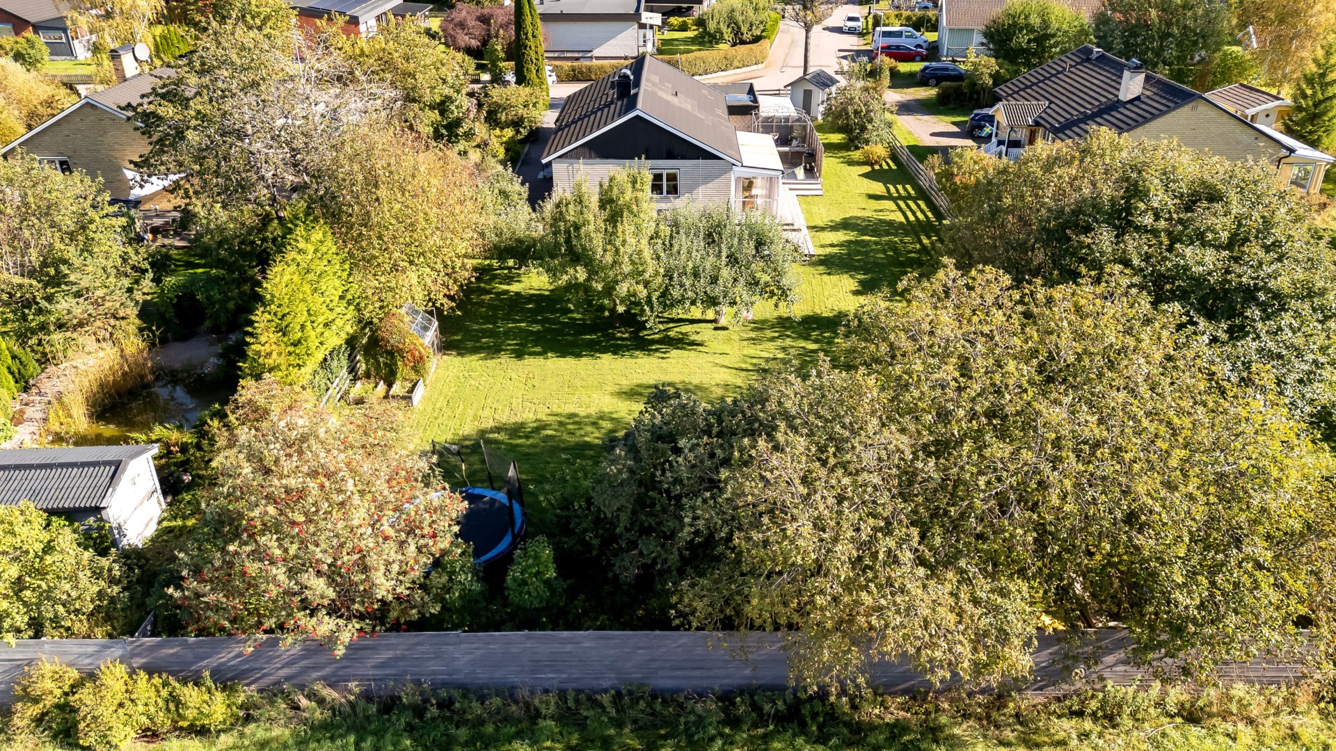 Bostadsbild från Enbärsgränd 11, Till salu i Björklinge, Uppsala