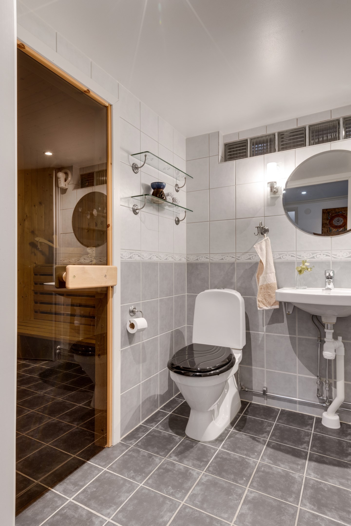 Bostadsbild från Enbärsgränd 11, Till salu i Björklinge, Uppsala