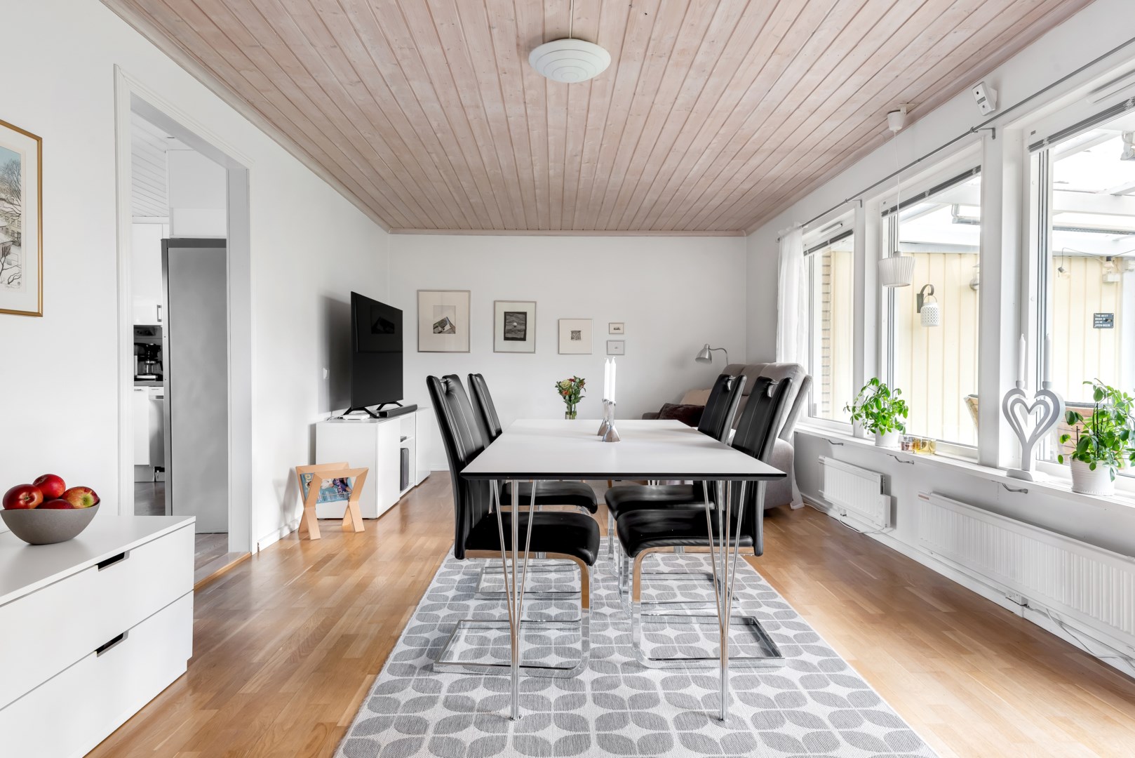 Bostadsbild från Gryningsvägen 49, Såld i Storvreta, Uppsala