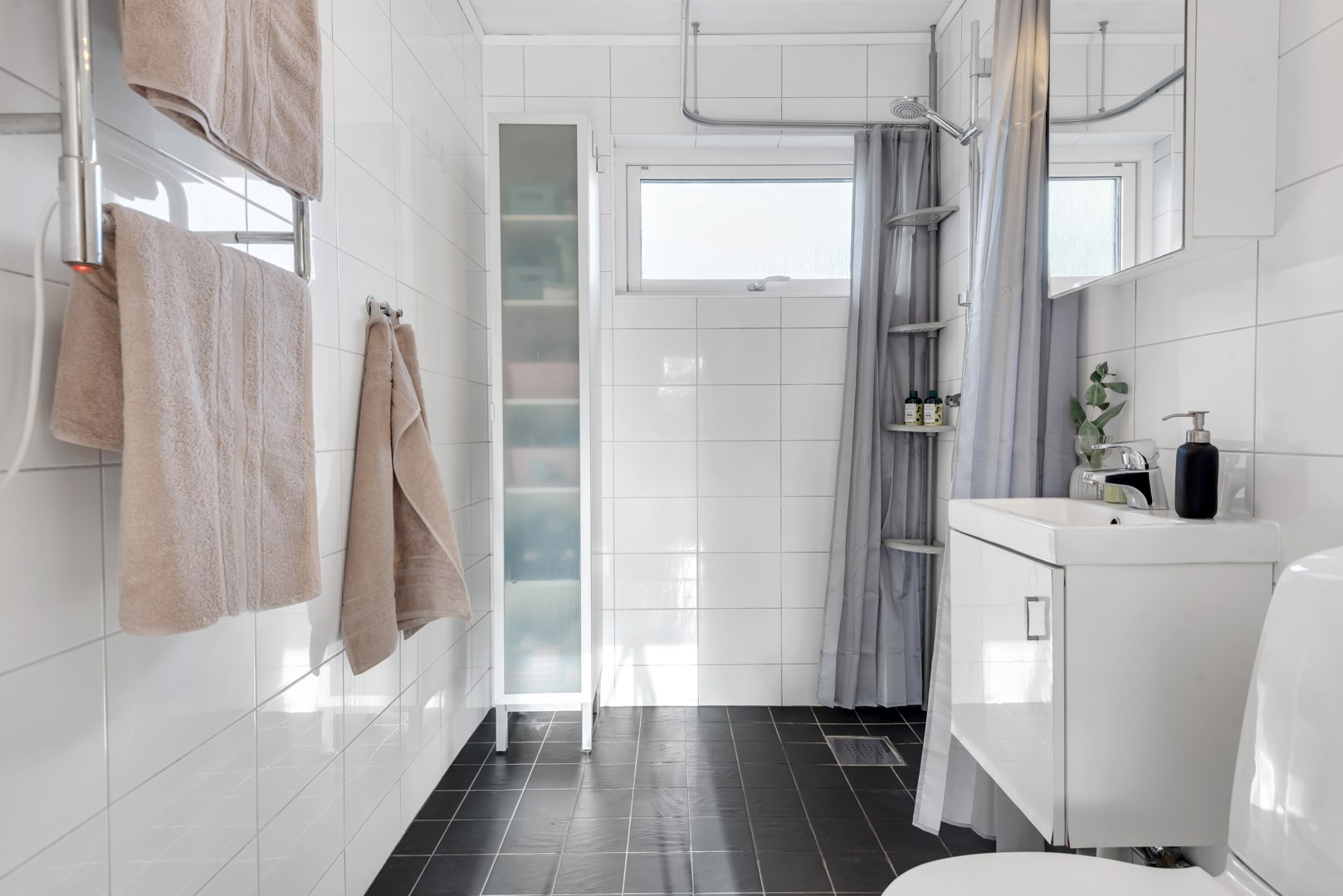 Bostadsbild från Gryningsvägen 49, Såld i Storvreta, Uppsala