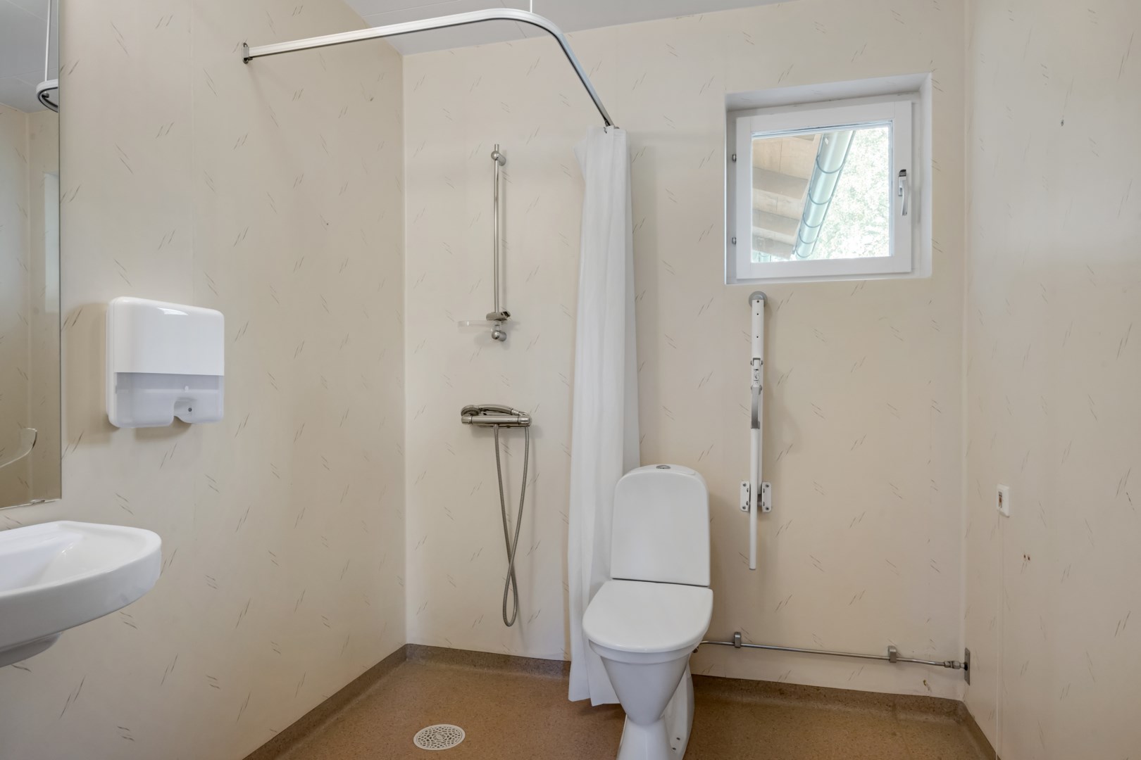 Bostadsbild från Lodjursvägen 7, Såld i Vreta, Uppsala