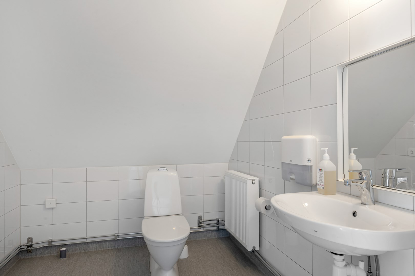 Bostadsbild från Lodjursvägen 9, Såld i Vreta, Uppsala