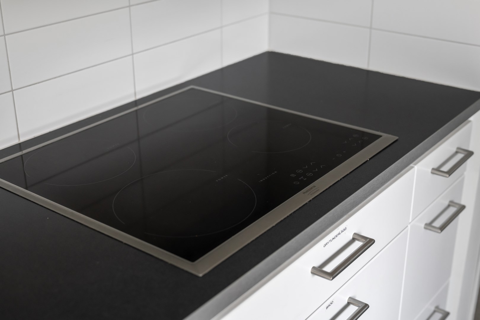 Bostadsbild från Lodjursvägen 9, Såld i Vreta, Uppsala