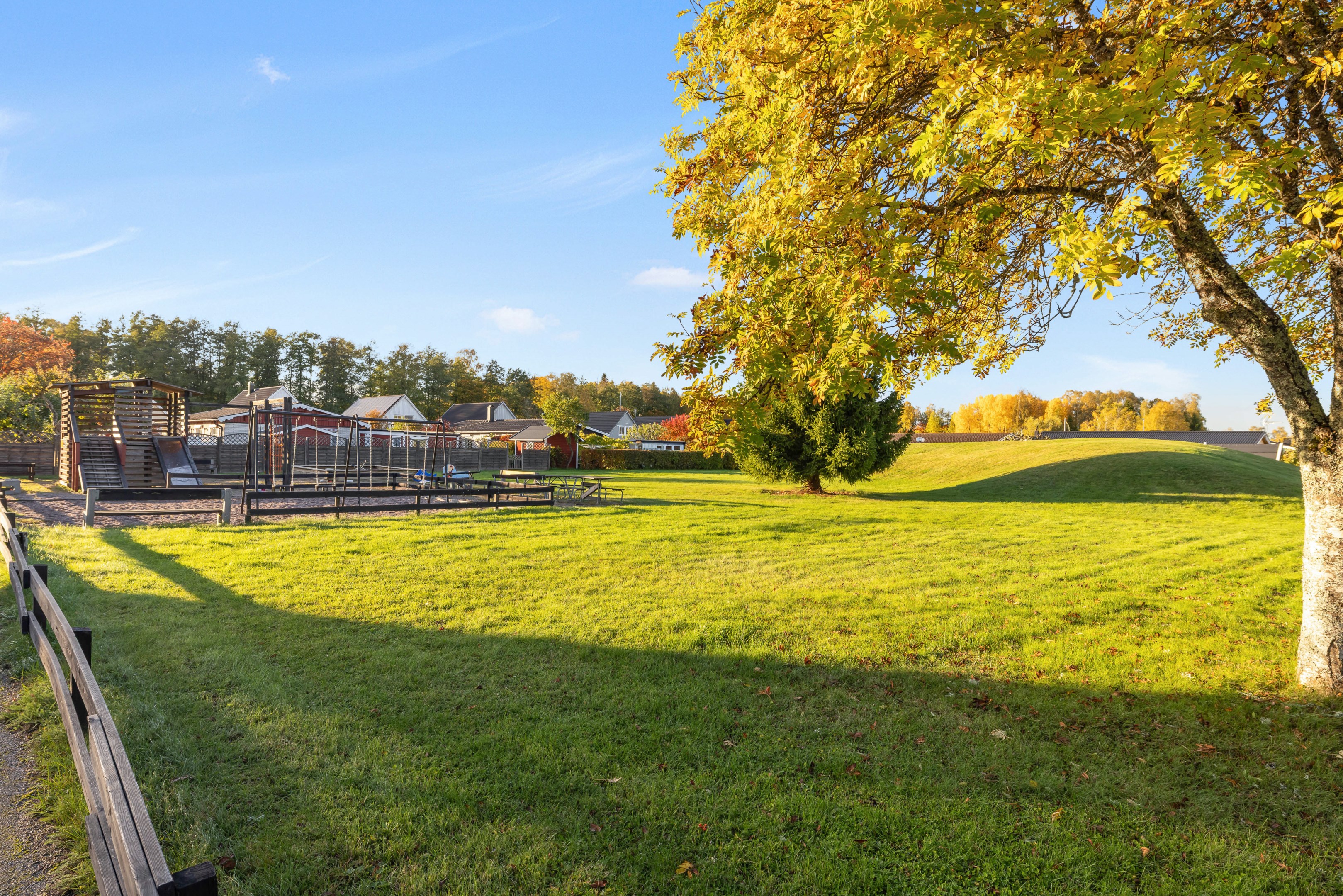 Bostadsbild från Diskusvägen 23, Till salu i Björklinge, Uppsala