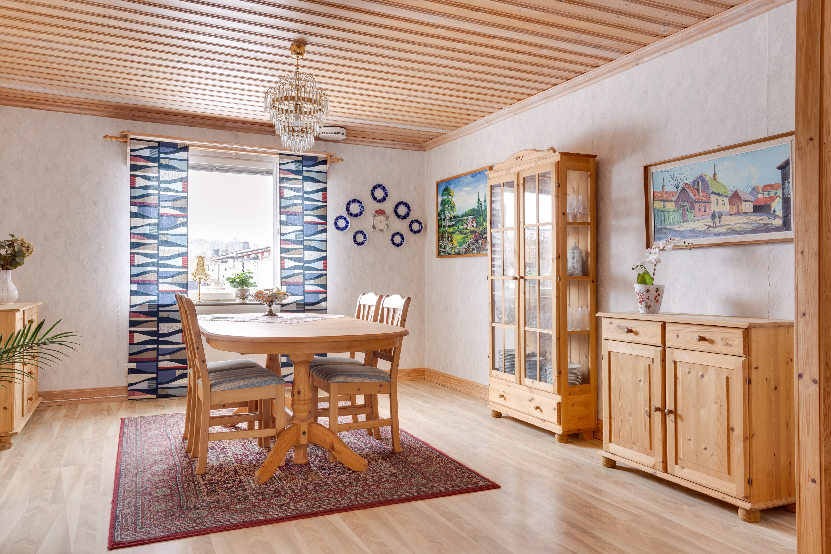 Bostadsbild från Diskusvägen 23, Till salu i Björklinge, Uppsala