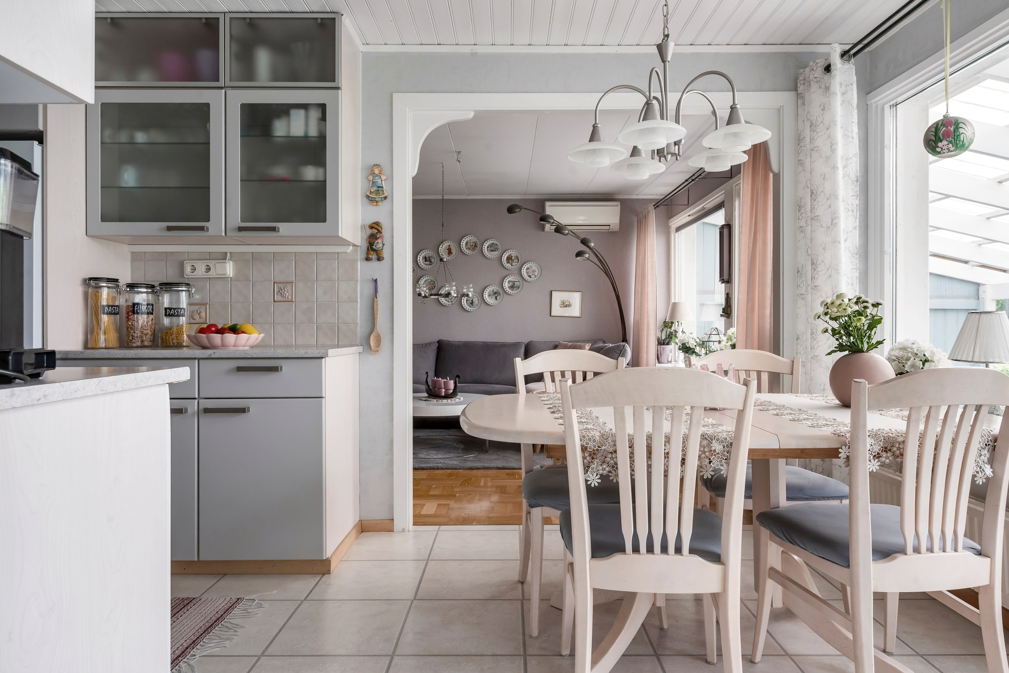 Bostadsbild från Arkitektvägen 46, Kommande i Vänge, Uppsala