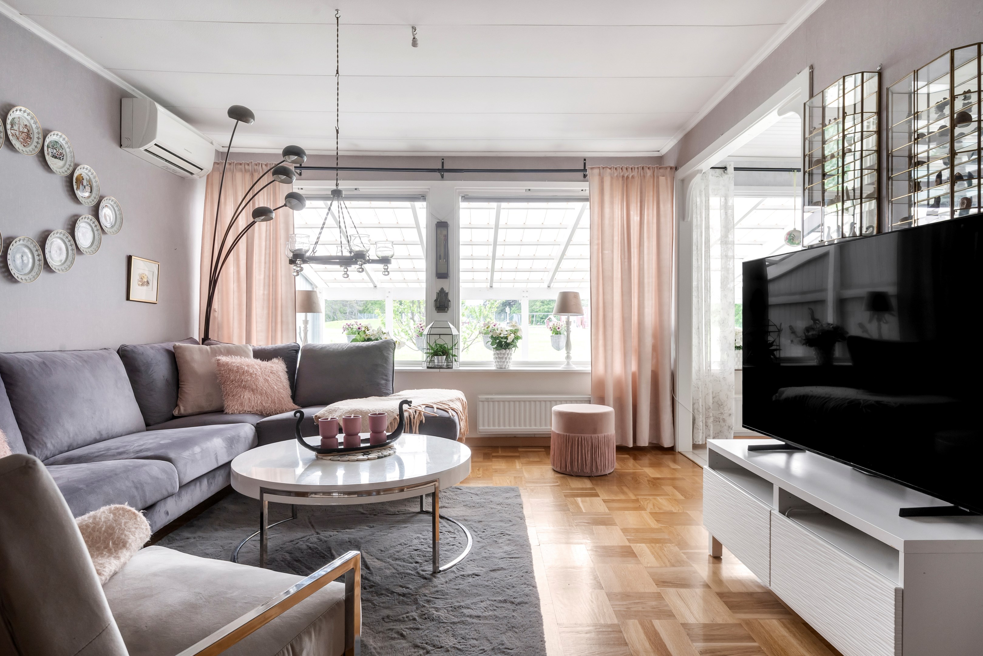 Bostadsbild från Arkitektvägen 46, Kommande i Vänge, Uppsala