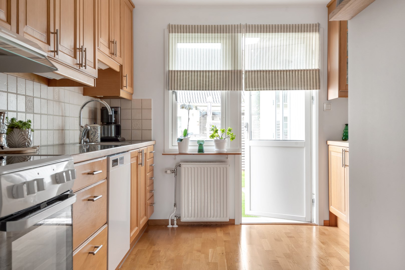 Bostadsbild från Startgatan 14, Till salu i Bärby Hage, Uppsala