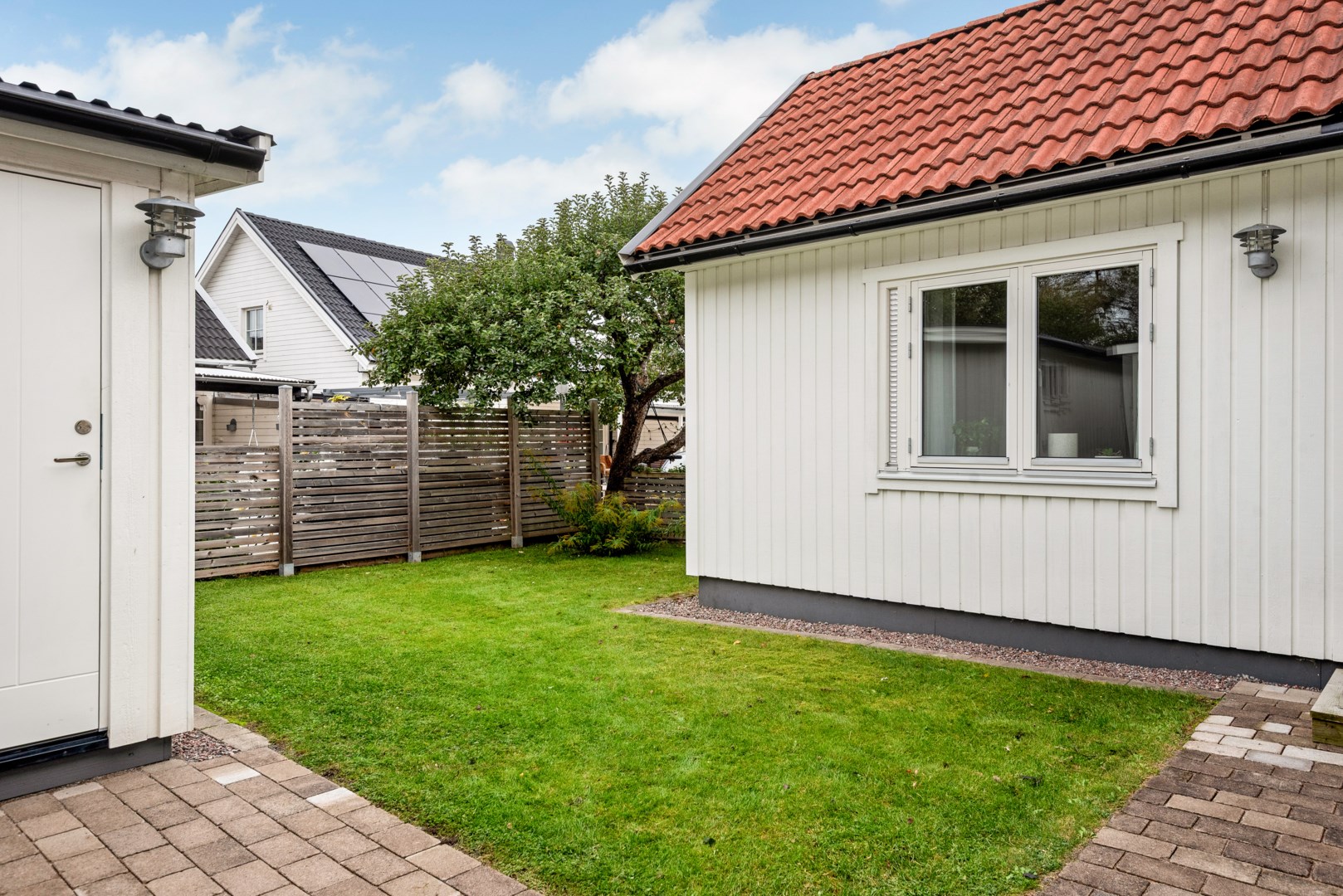 Bostadsbild från Startgatan 14, Till salu i Bärby Hage, Uppsala