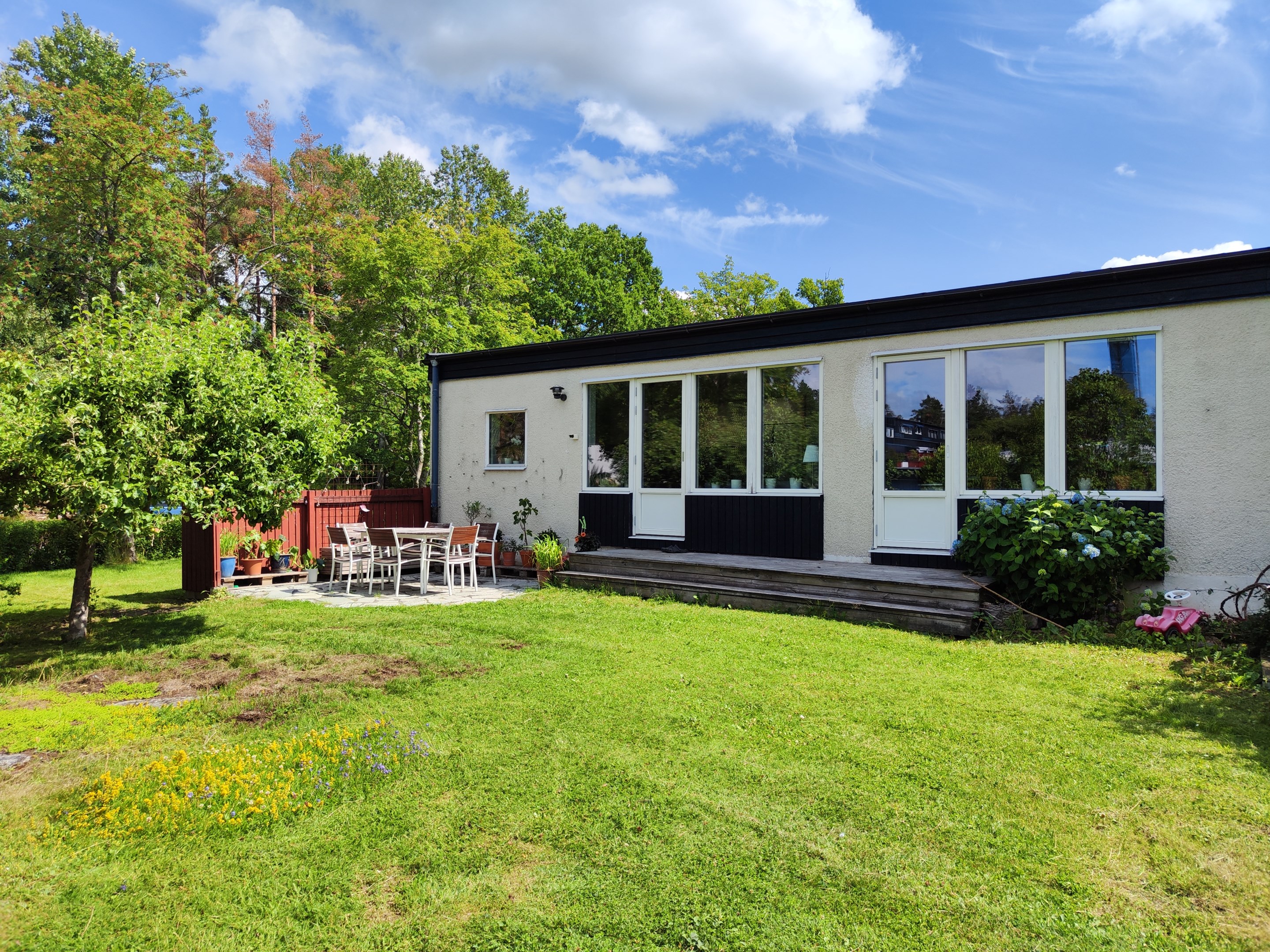 Bostadsbild från Sten Stures väg 2, Till salu i Duvnäs Utskog, Nacka