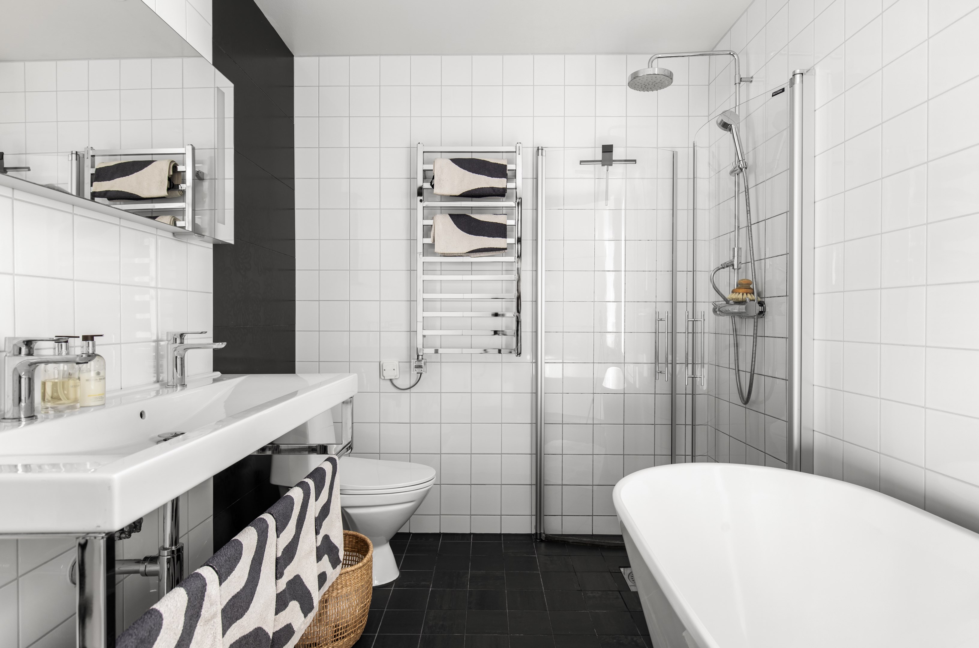 Bostadsbild från Sjöängsvägen 53A, Till salu i Björknäs, Nacka