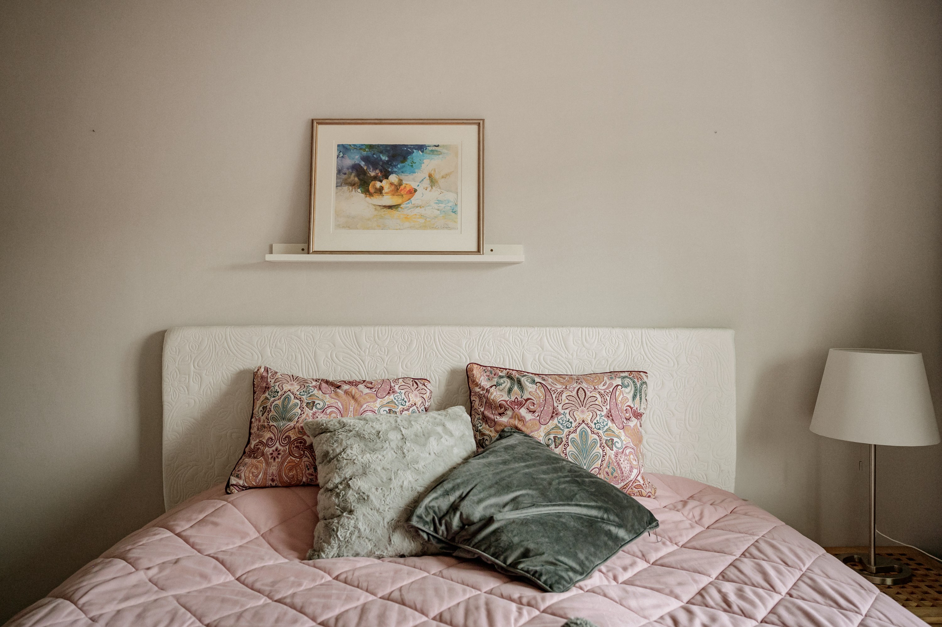 Sovrum 3 är utrustat med två garderober.