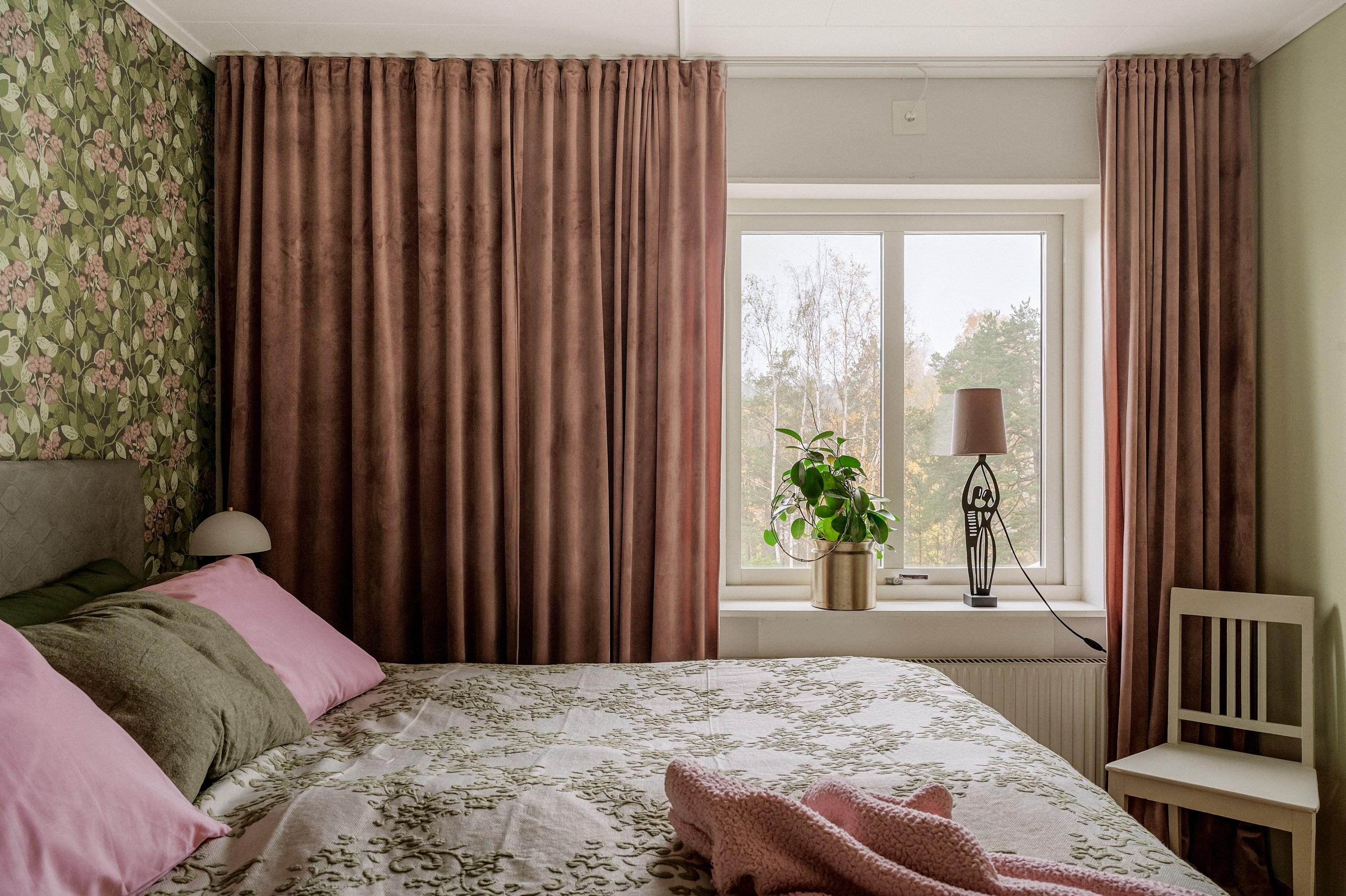 Ogenerat läge med utsikt mot grönskan i norr.