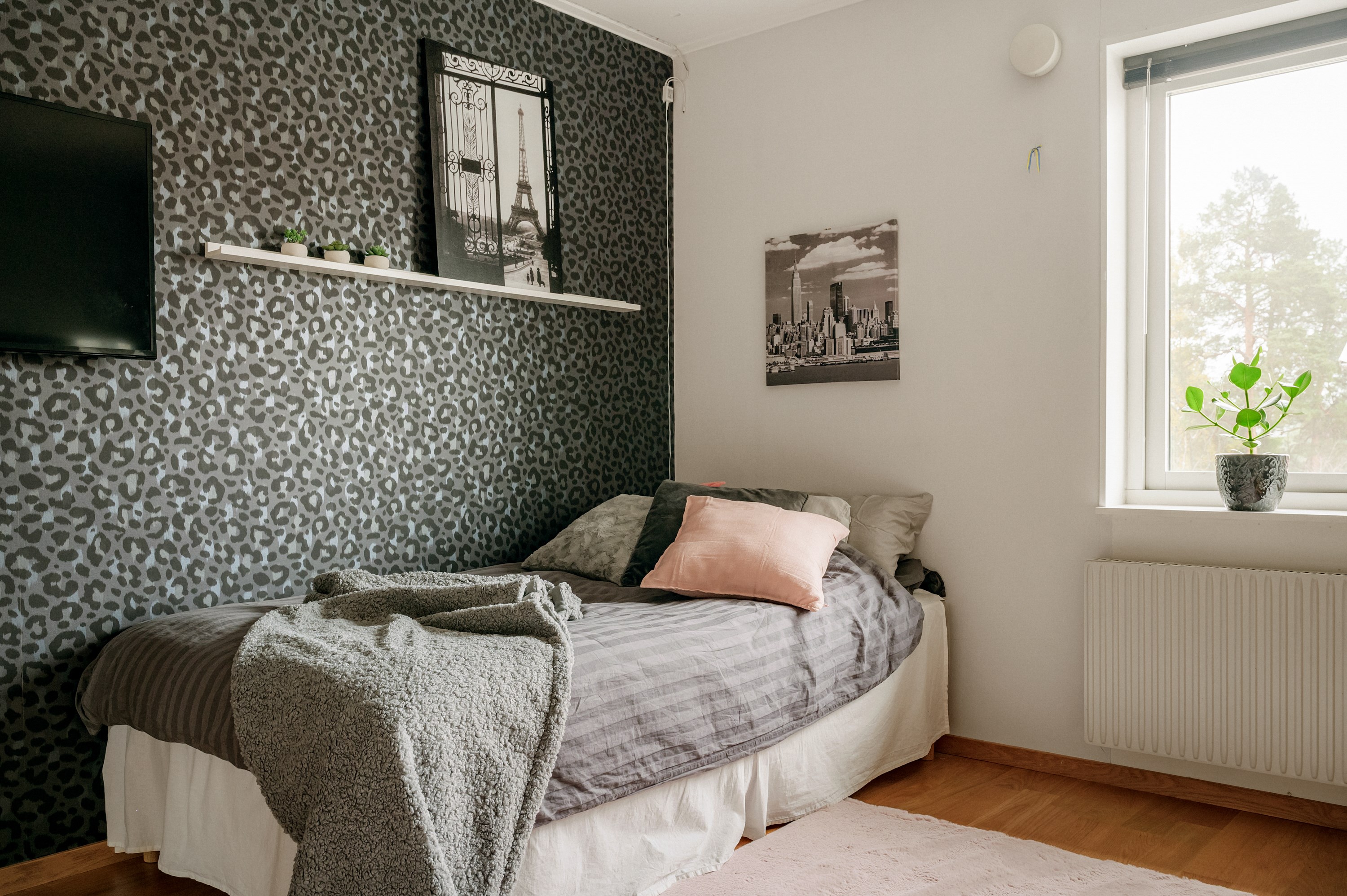 Sovrum 2 & 3 har båda ett fritt läge mot sydost.