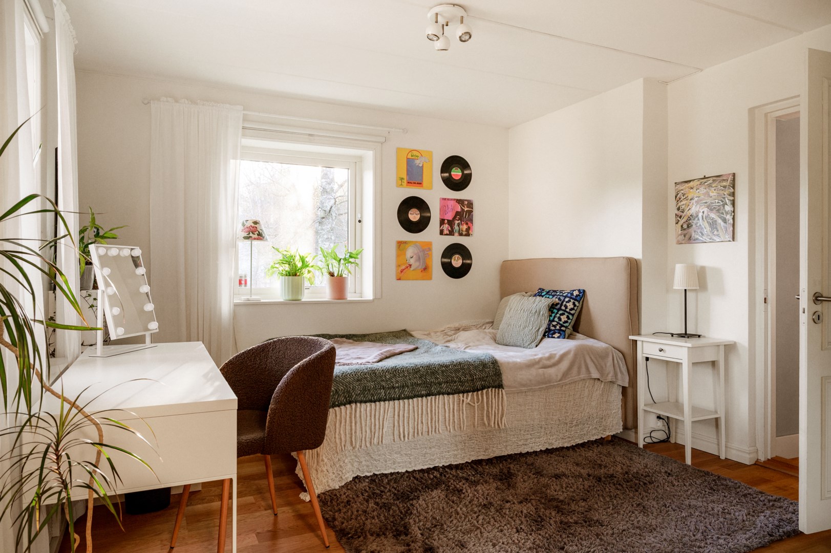 Rummet kan även disponeras som matsal