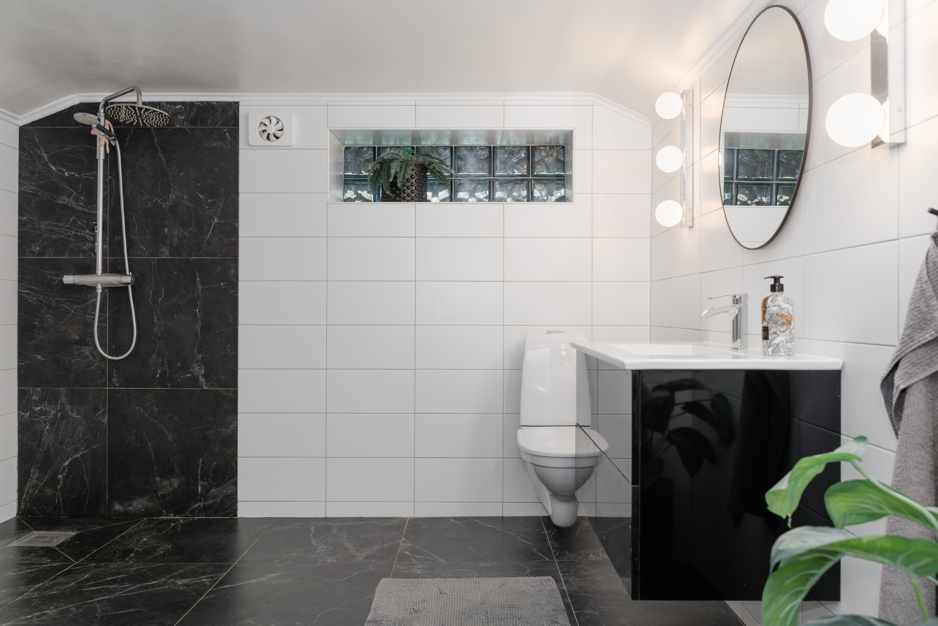 Bostadsbild från Fiskarvägen 18A, Till salu i Skultuna, Västerås