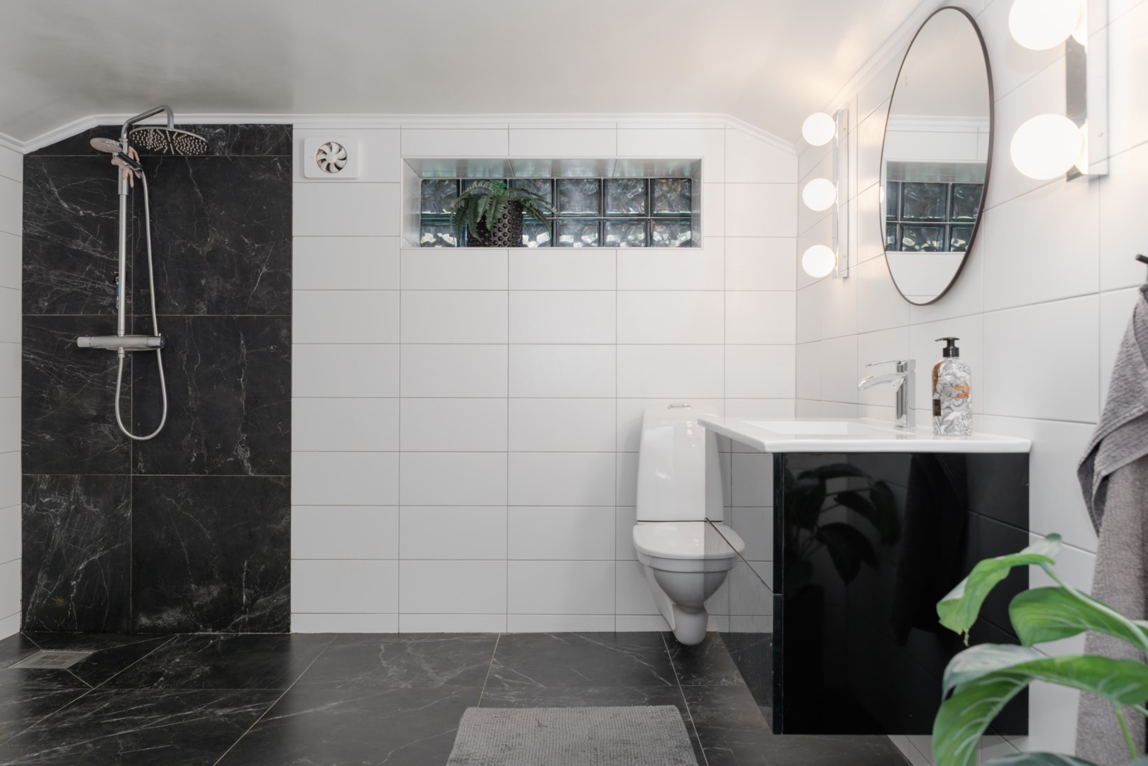 Bostadsbild från Fiskarvägen 18A, Till salu i Skultuna, Västerås