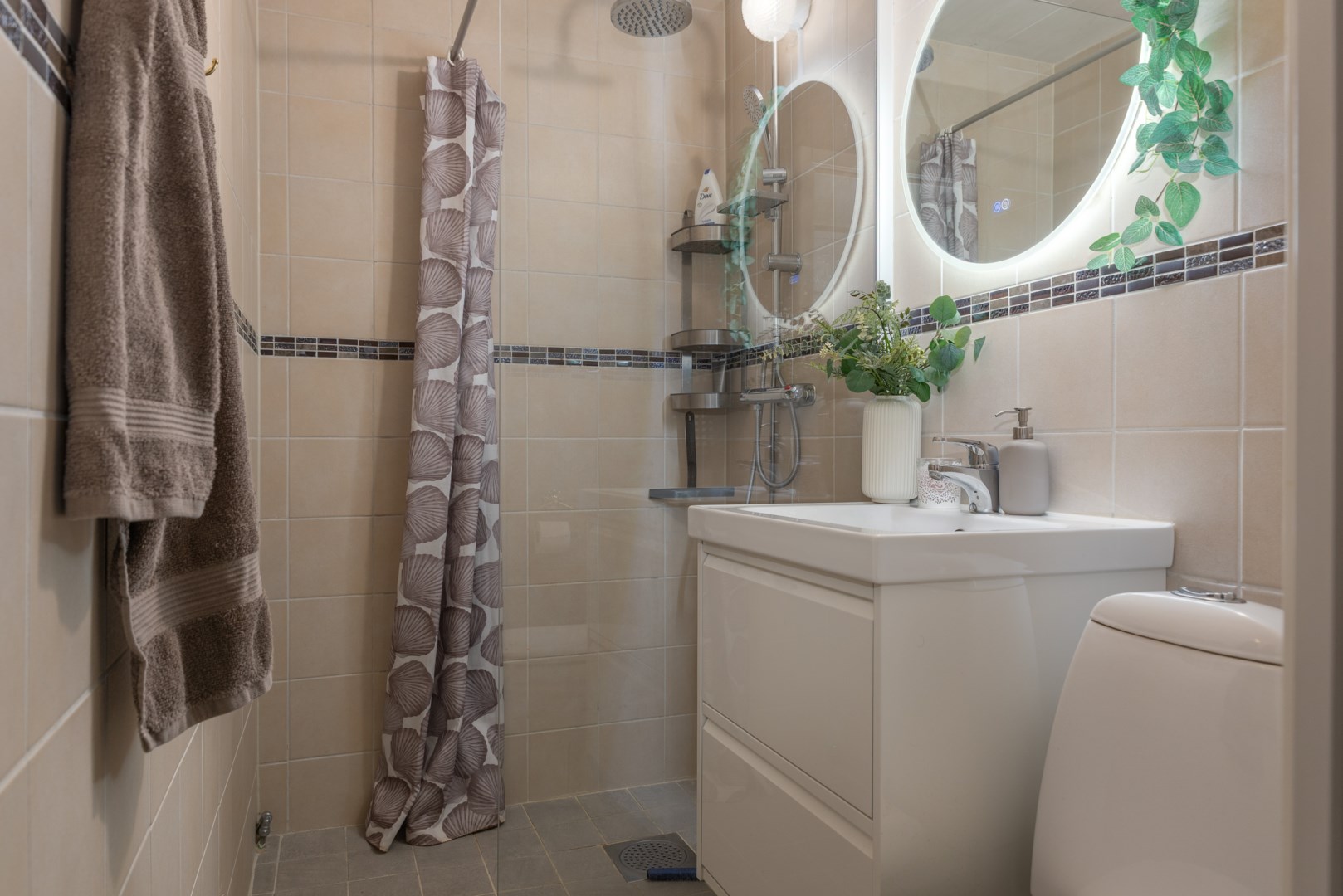 Bostadsbild från Bessemergatan 107, Till salu i Bäckby, Västerås