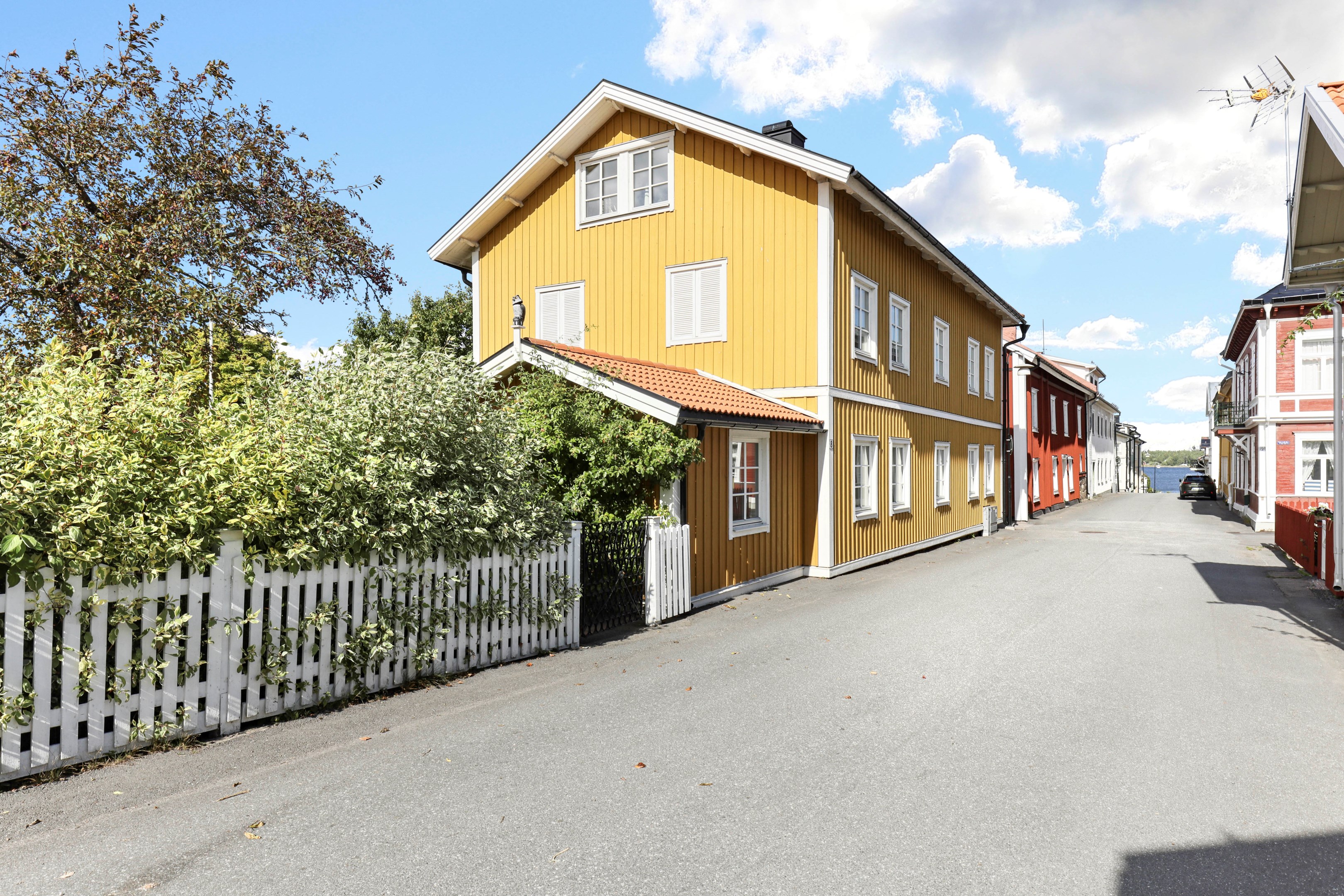 Bostadsbild från Telegrafgatan 6, Kommande i Öregrund, Östhammar
