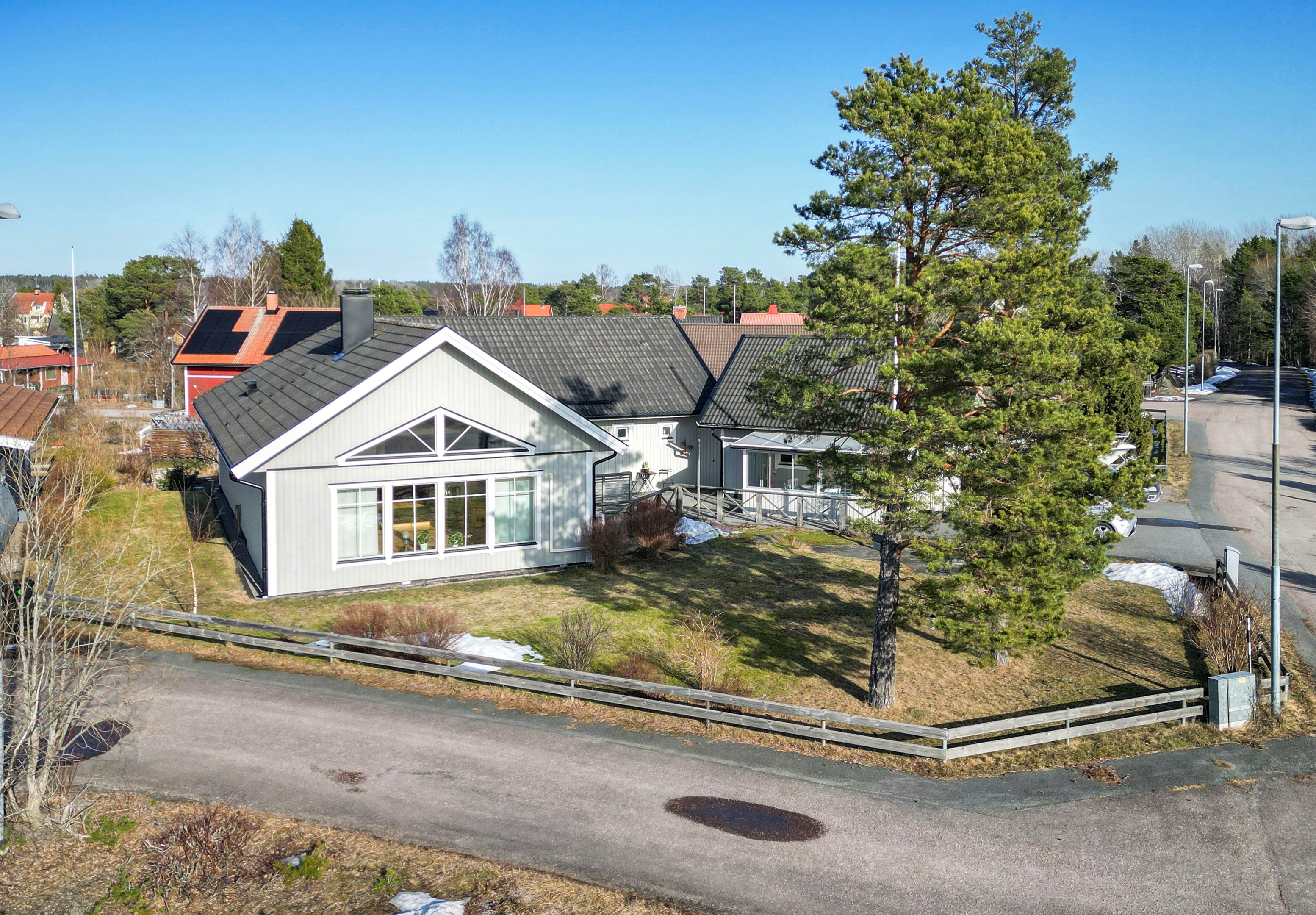 Bostadsbild från Gamla Slipvägen 5, Till salu i Öregrund, Östhammar
