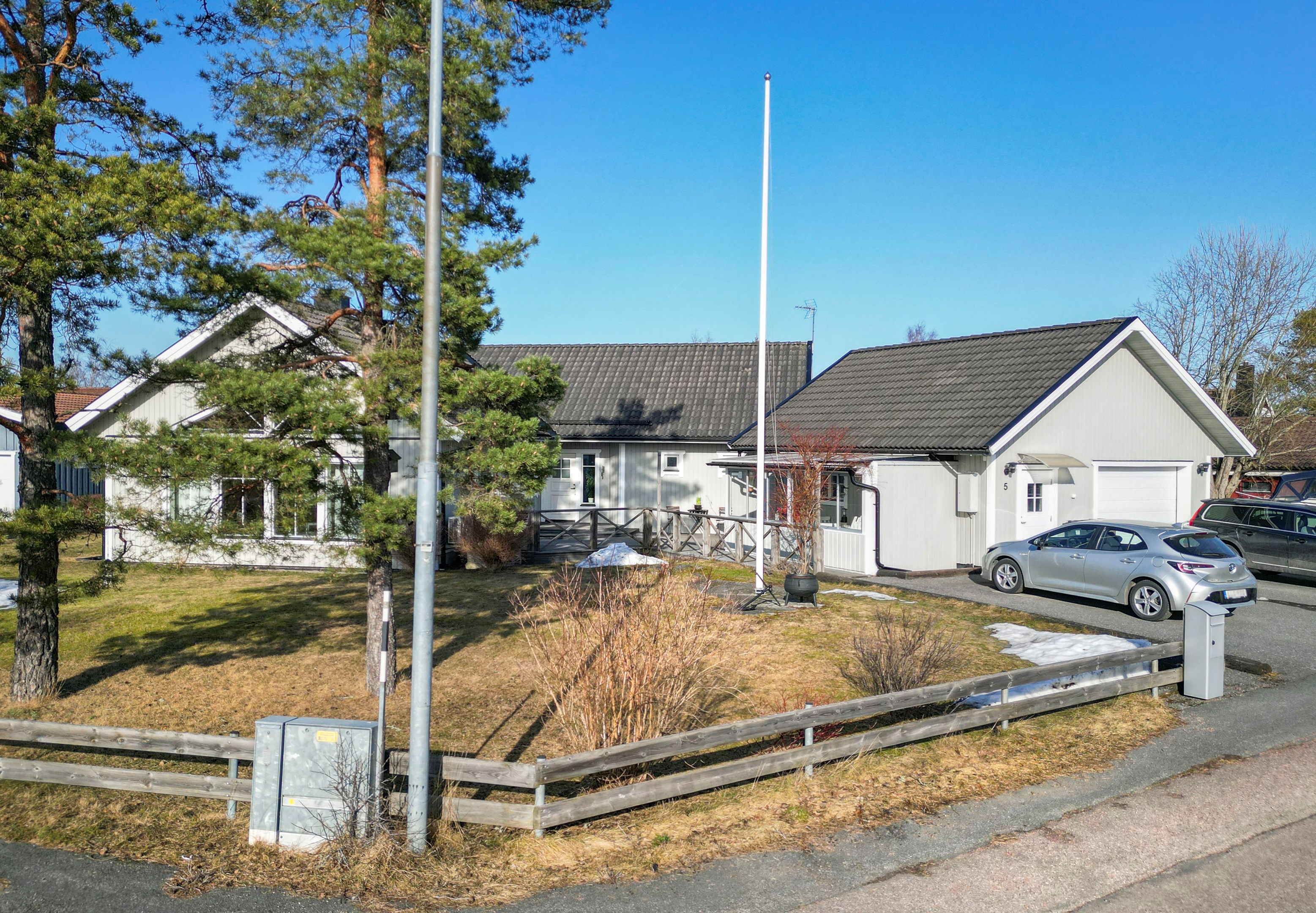 Bostadsbild från Gamla Slipvägen 5, Till salu i Öregrund, Östhammar