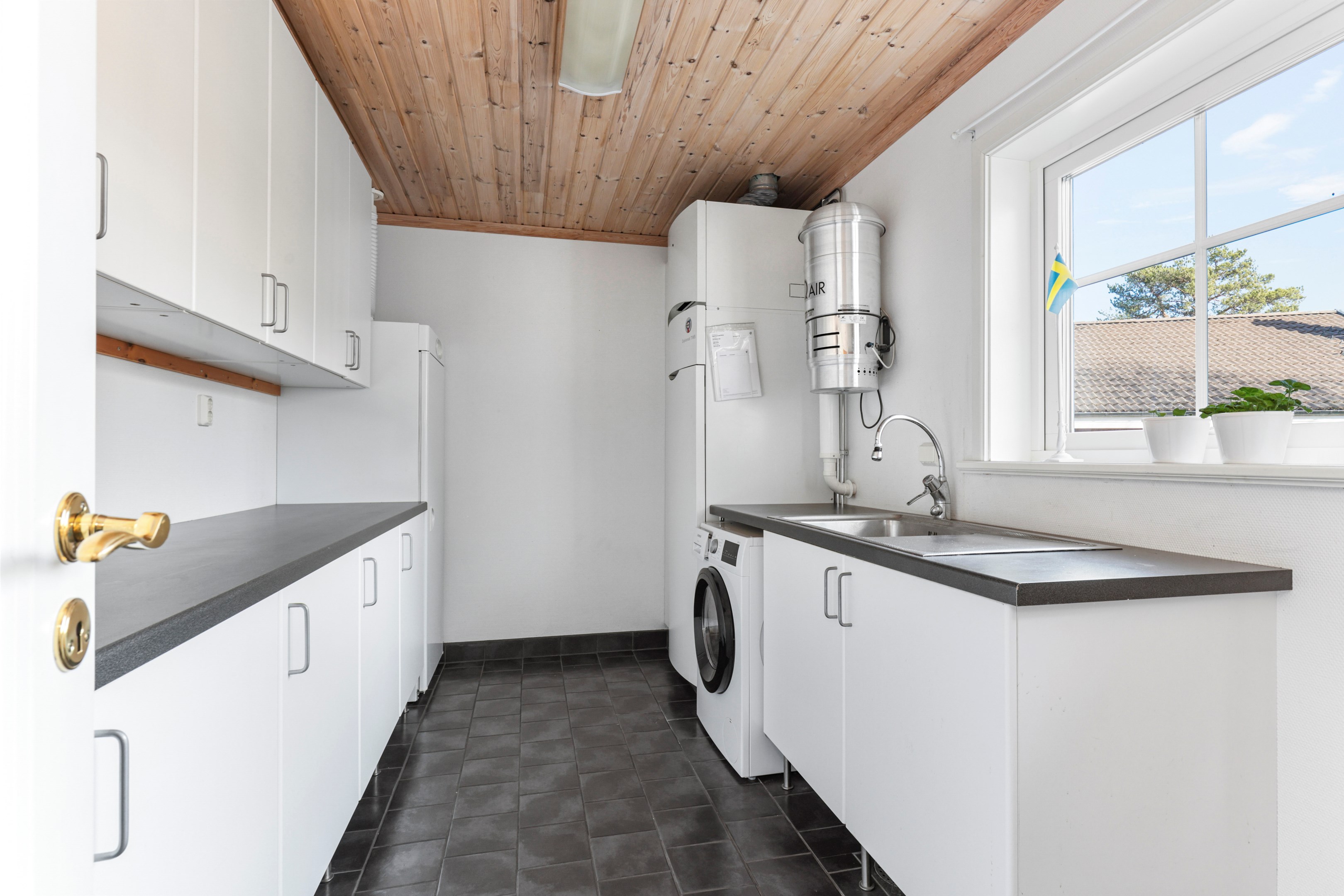 Bostadsbild från Gamla Slipvägen 5, Till salu i Öregrund, Östhammar