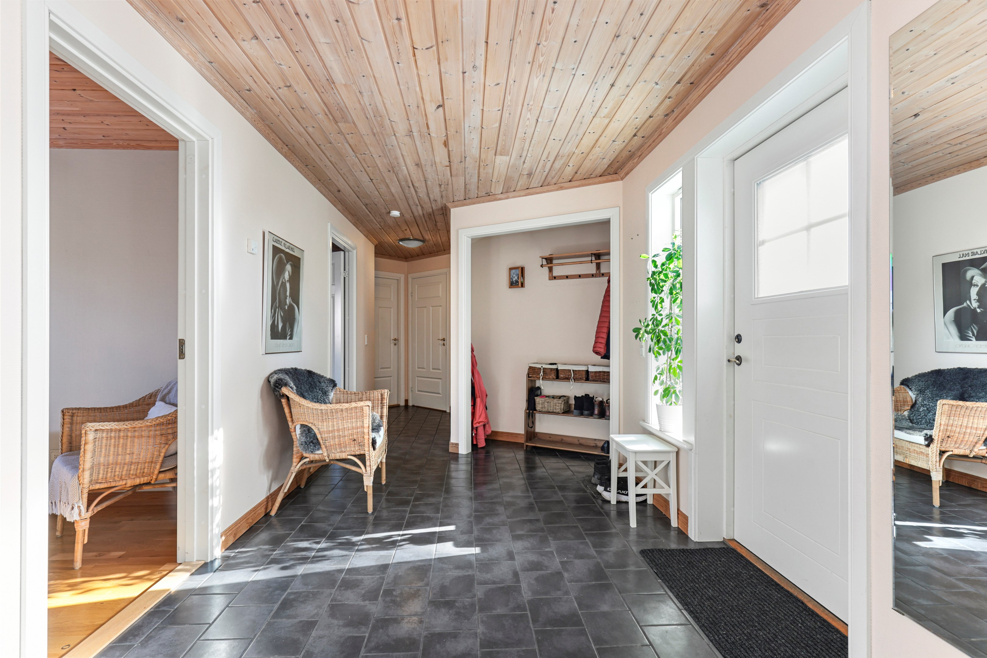 Bostadsbild från Gamla Slipvägen 5, Till salu i Öregrund, Östhammar