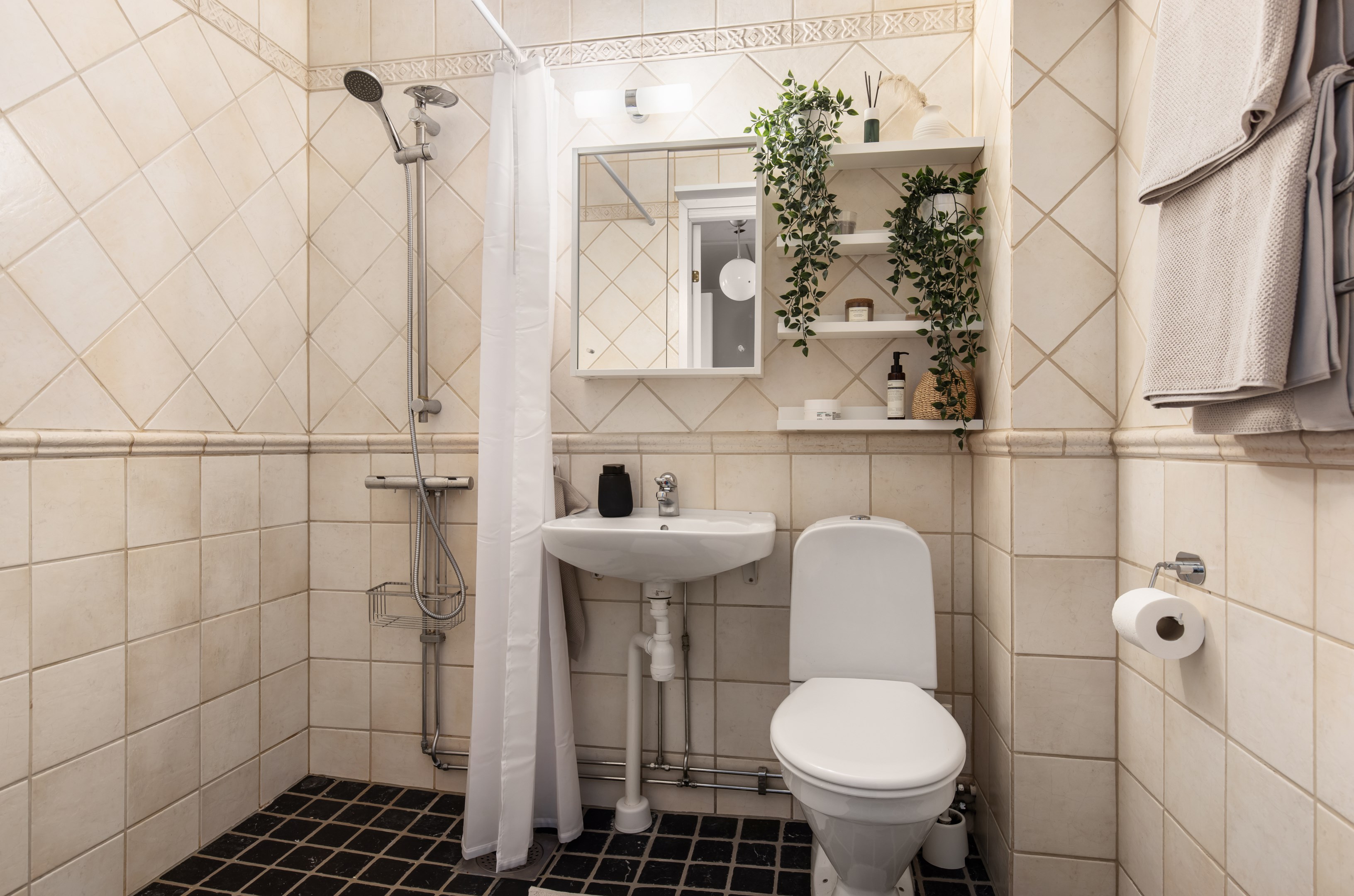 Bostadsbild från Storholmsvägen 216, Kommande i Östra Orminge, Nacka