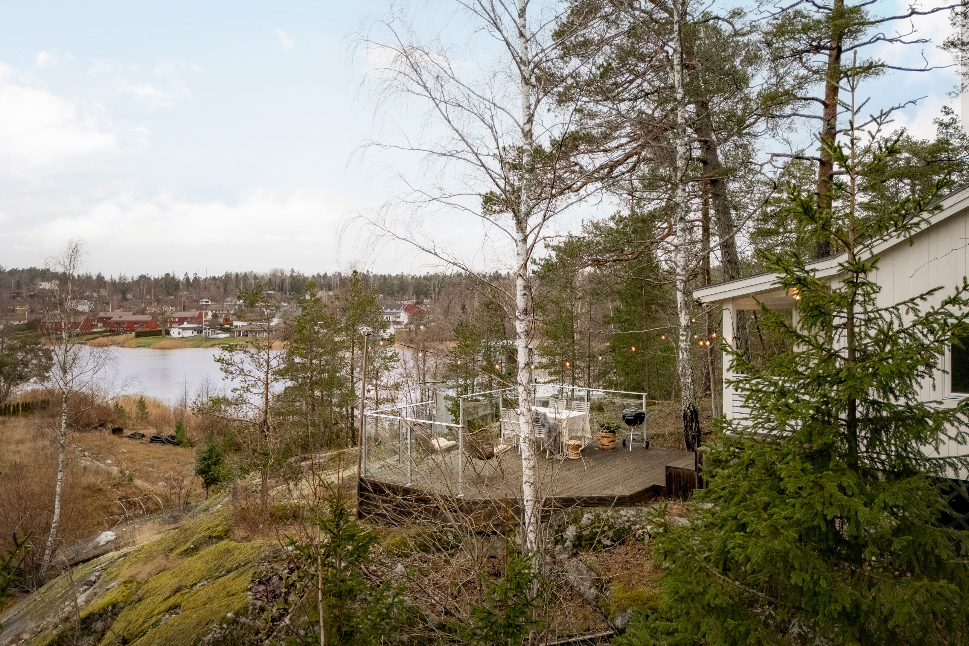 Bostadsbild från Smedsvägen 26, Till salu i Kolvik, Värmdö