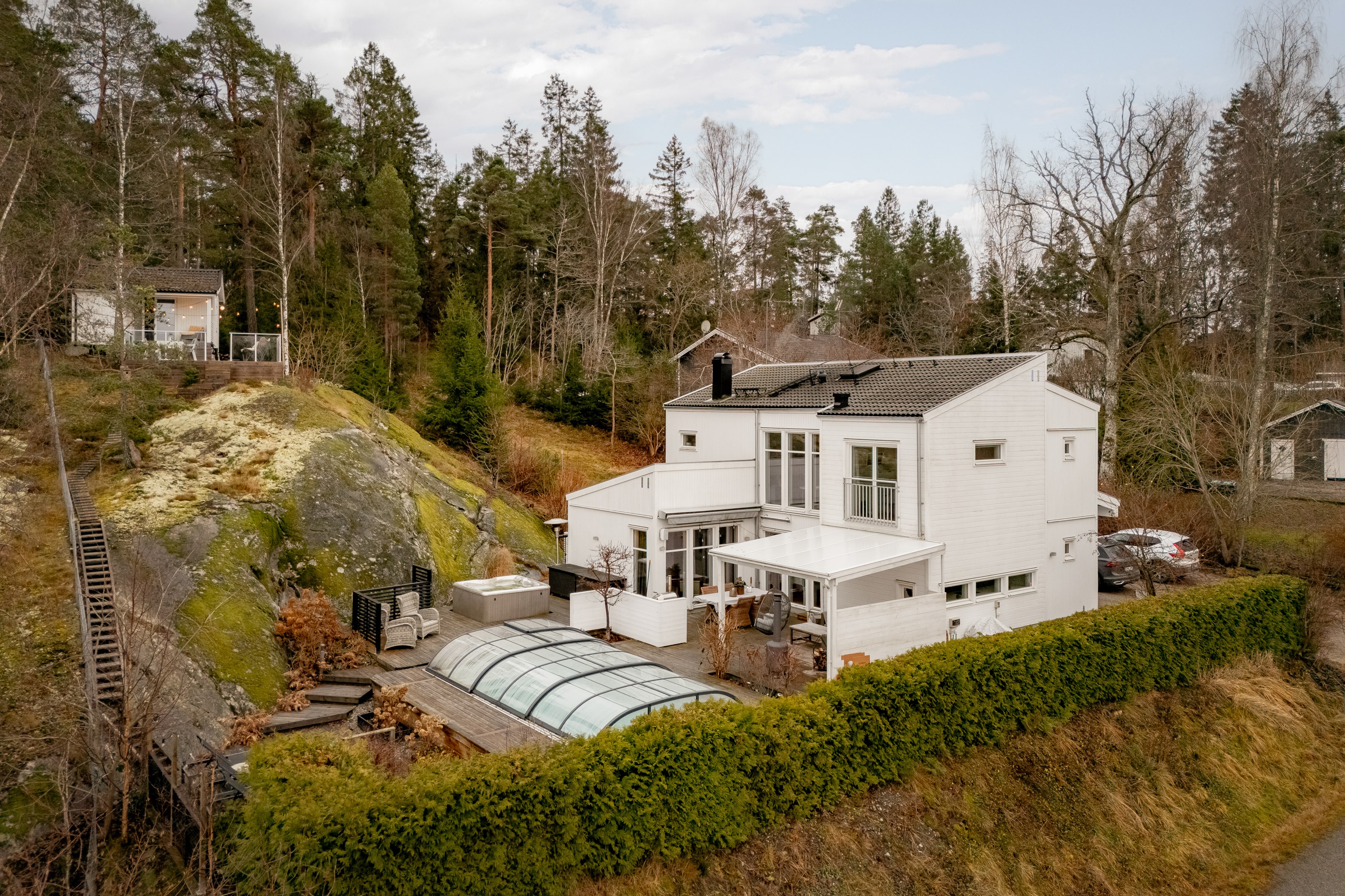 Bostadsbild från Smedsvägen 26, Till salu i Kolvik, Värmdö