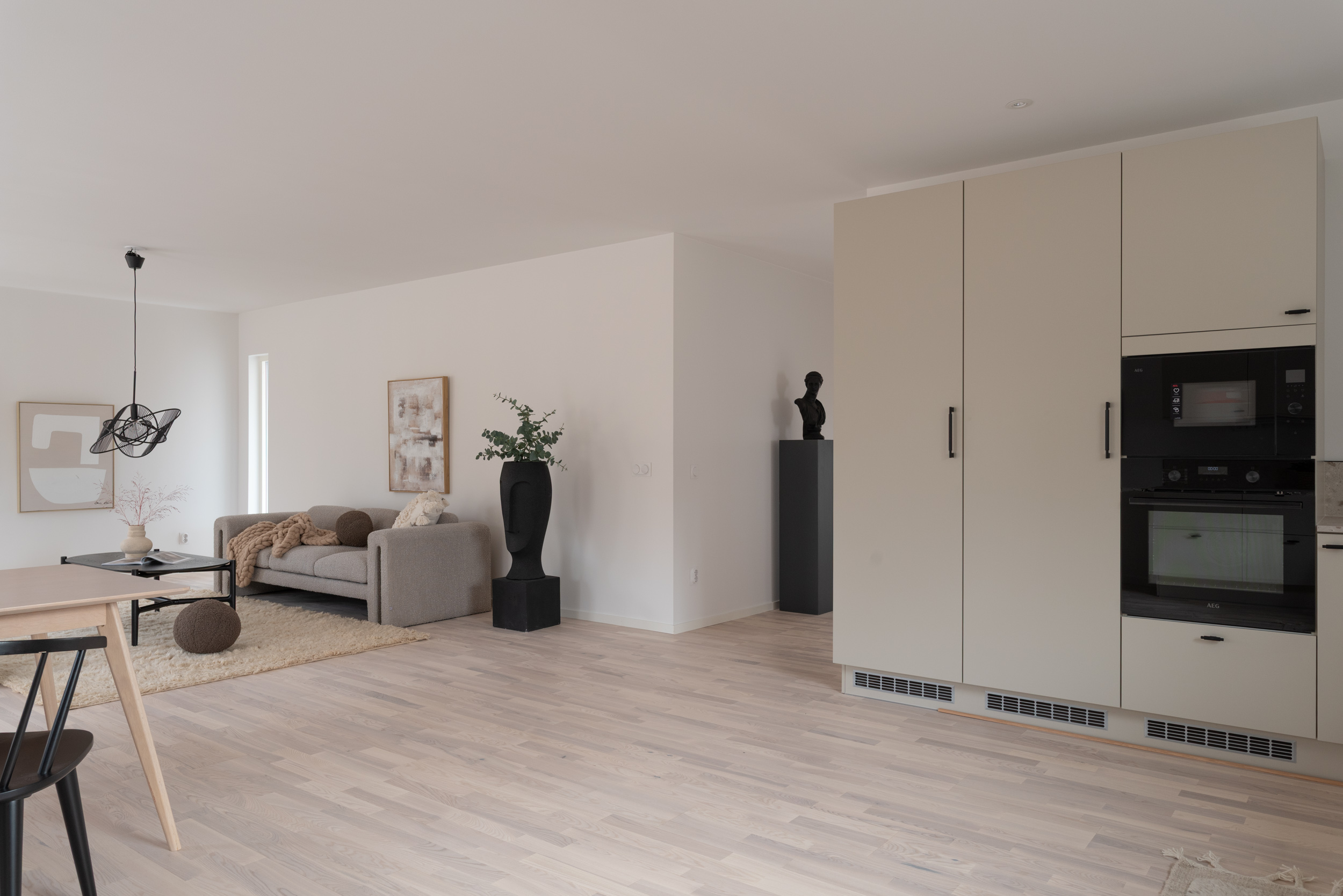 Bostadsbild från Aberga byväg 37, Till salu i Aberga, Västerås