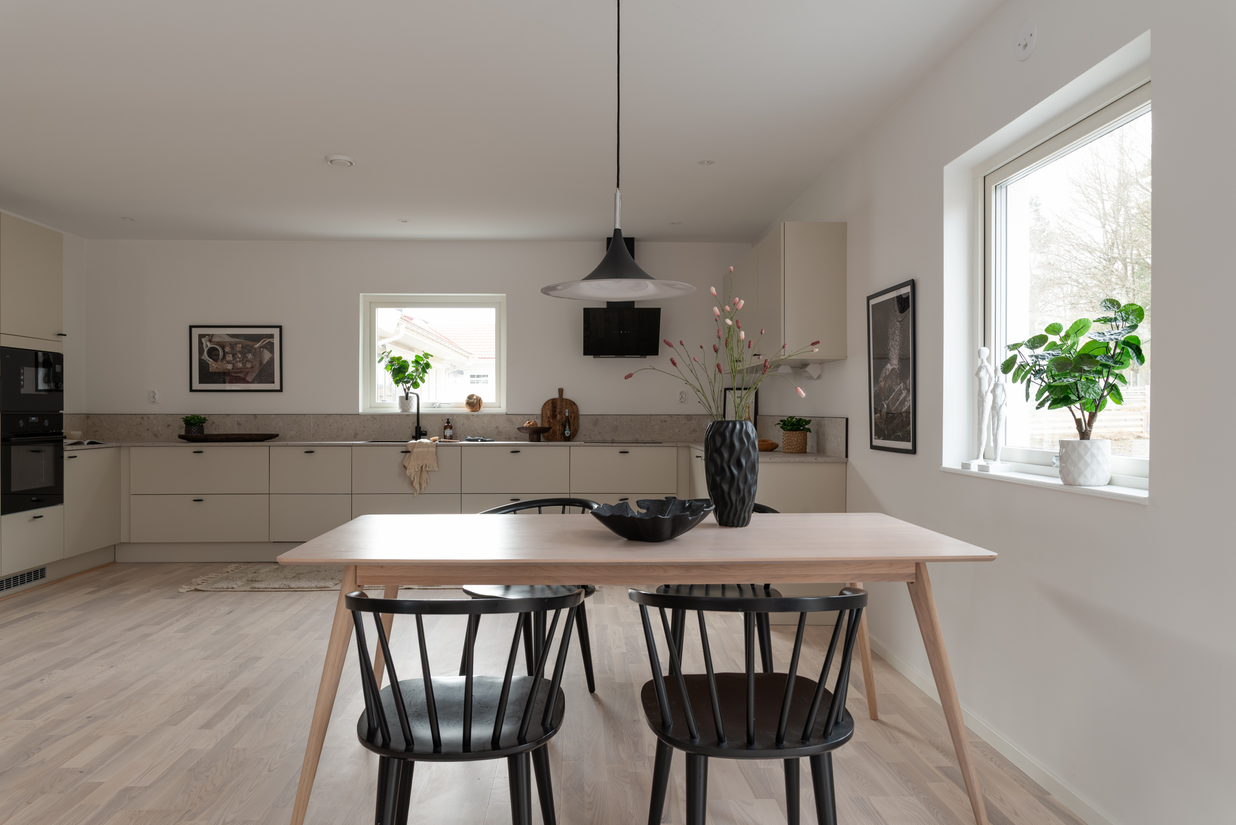 Bostadsbild från Aberga byväg 37, Till salu i Aberga, Västerås