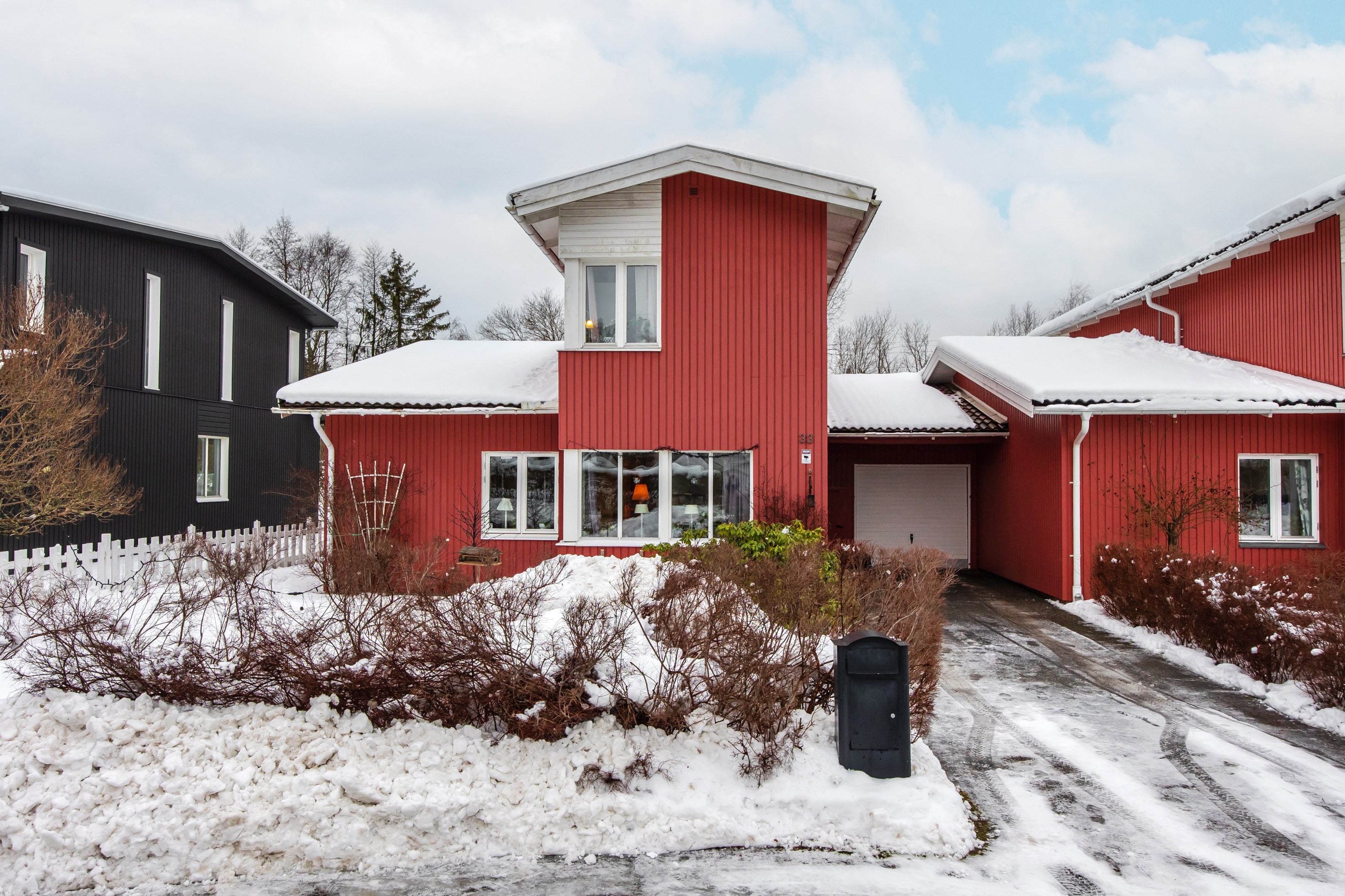 Bostadsbild från Revirvägen 33, Såld i Viby, Sollentuna