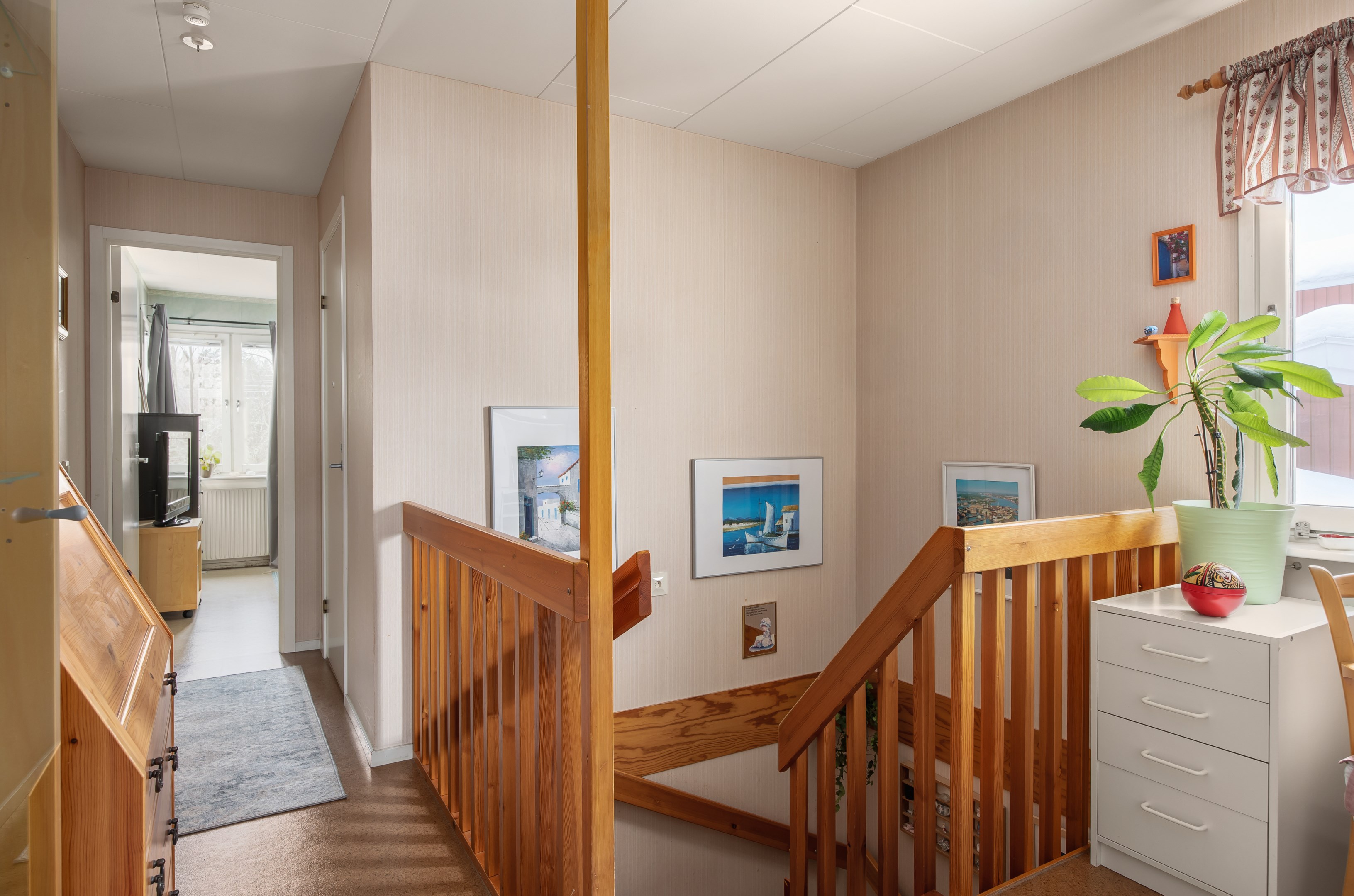 Bostadsbild från Revirvägen 33, Såld i Viby, Sollentuna