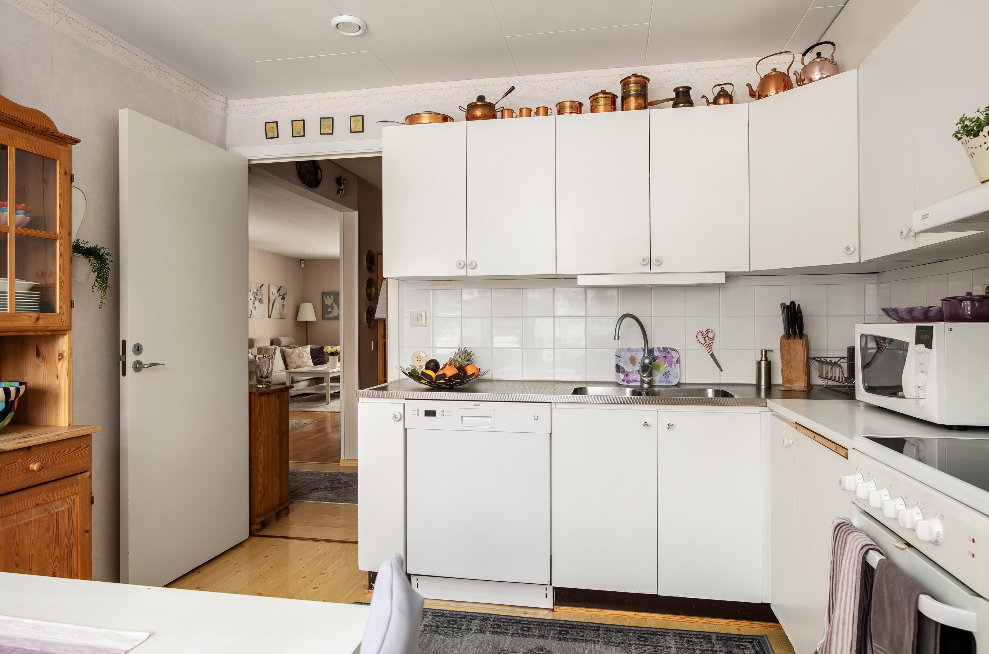 Bostadsbild från Revirvägen 33, Såld i Viby, Sollentuna