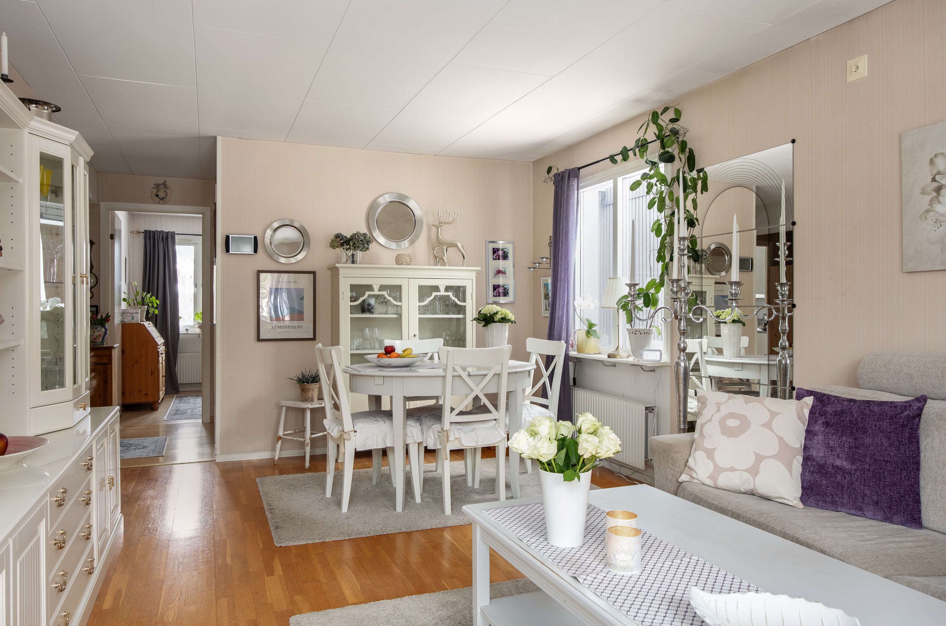 Bostadsbild från Revirvägen 33, Såld i Viby, Sollentuna