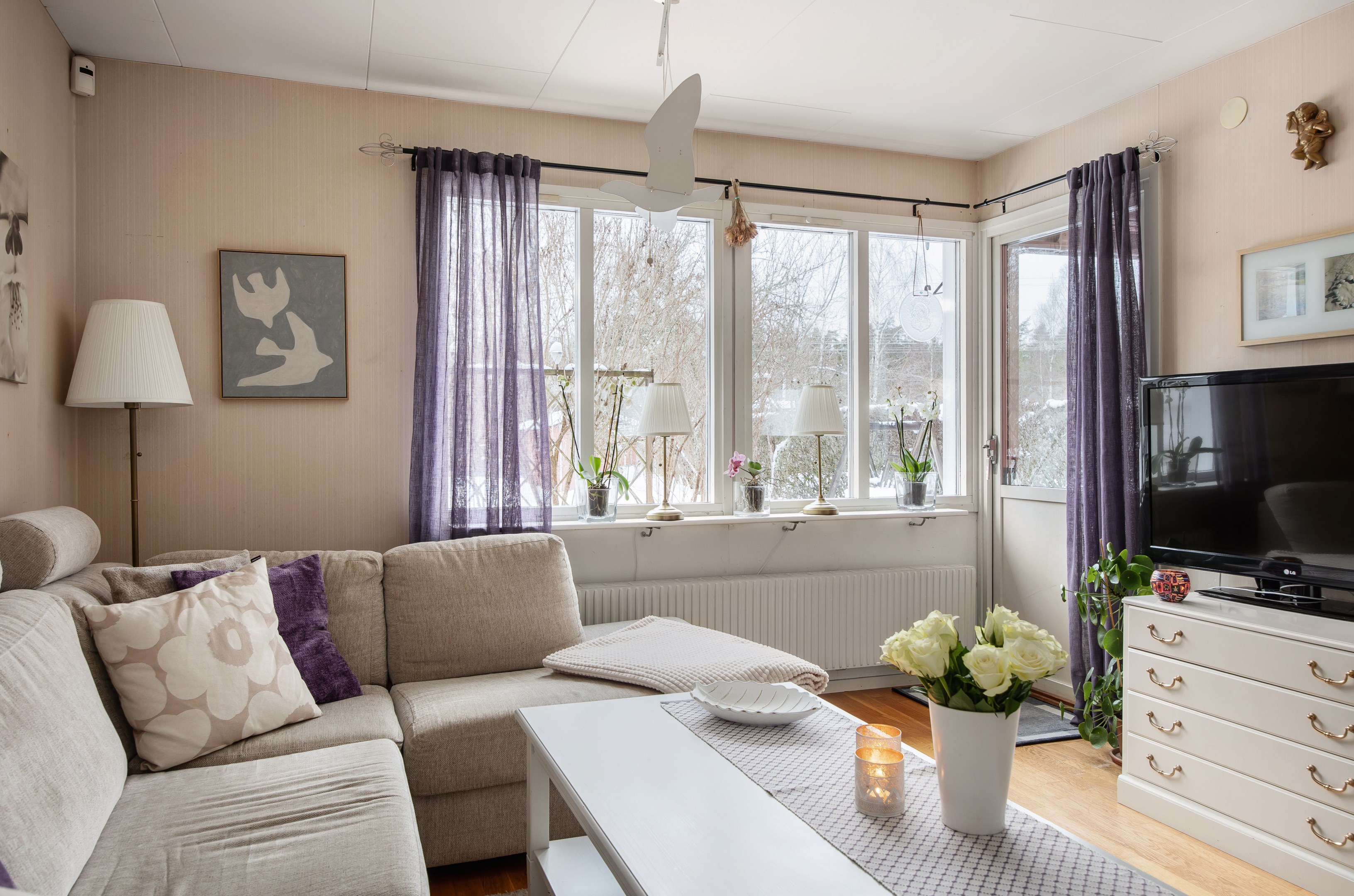 Bostadsbild från Revirvägen 33, Såld i Viby, Sollentuna