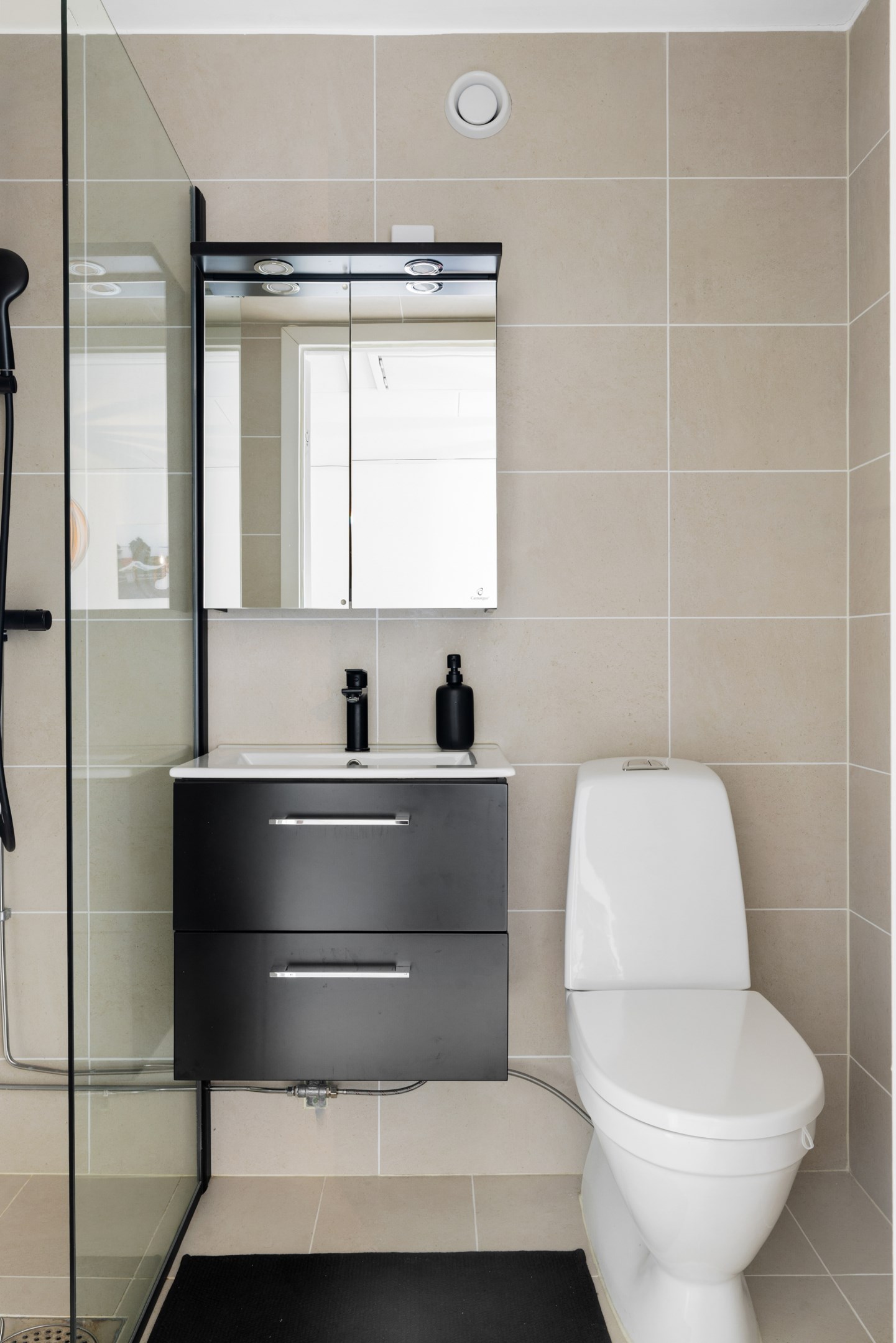 Bostadsbild från Ugglevägen 173, Till salu i Tumba, Botkyrka