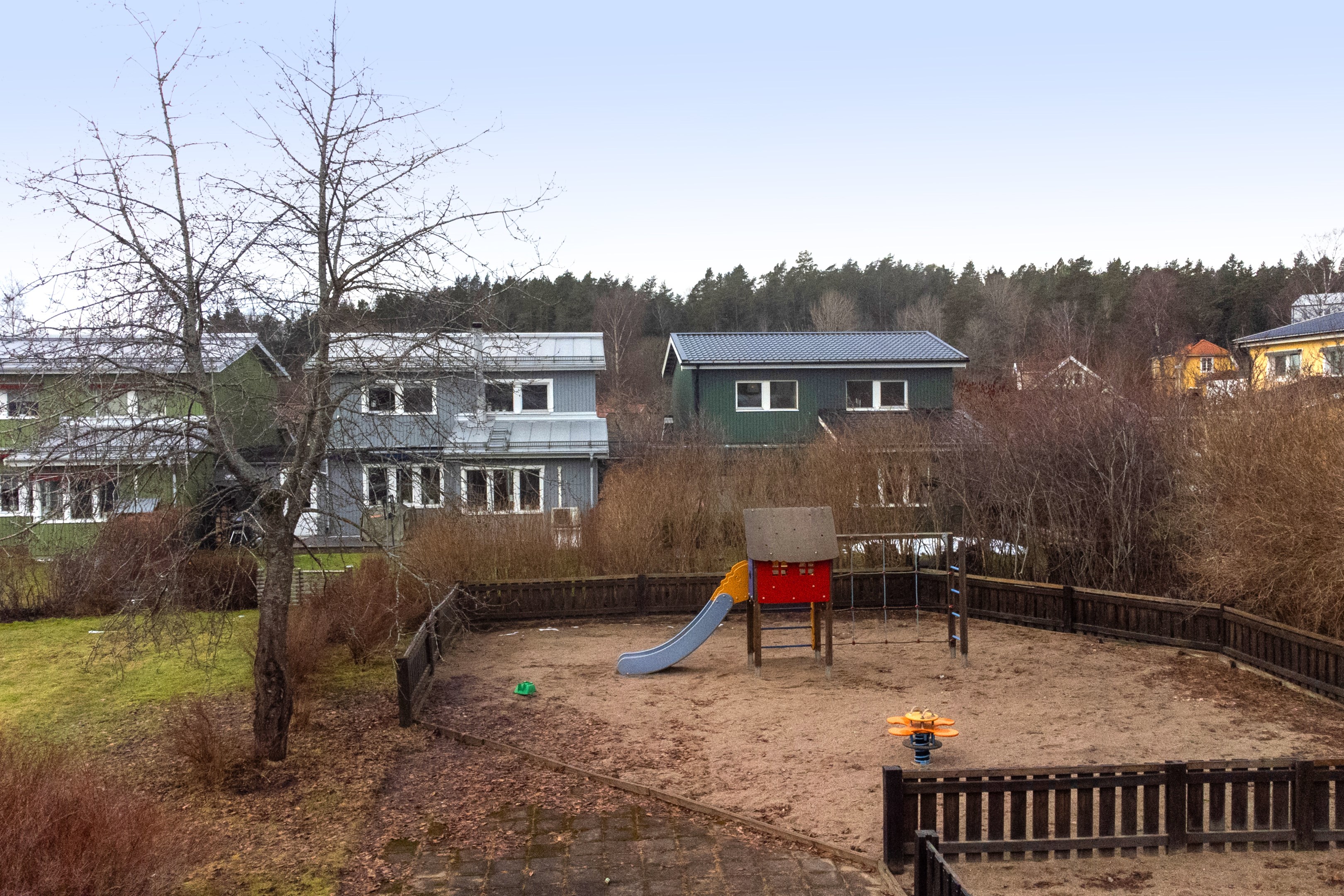 Bostadsbild från Libbyvägen 36, Såld i Gribbylund, Täby