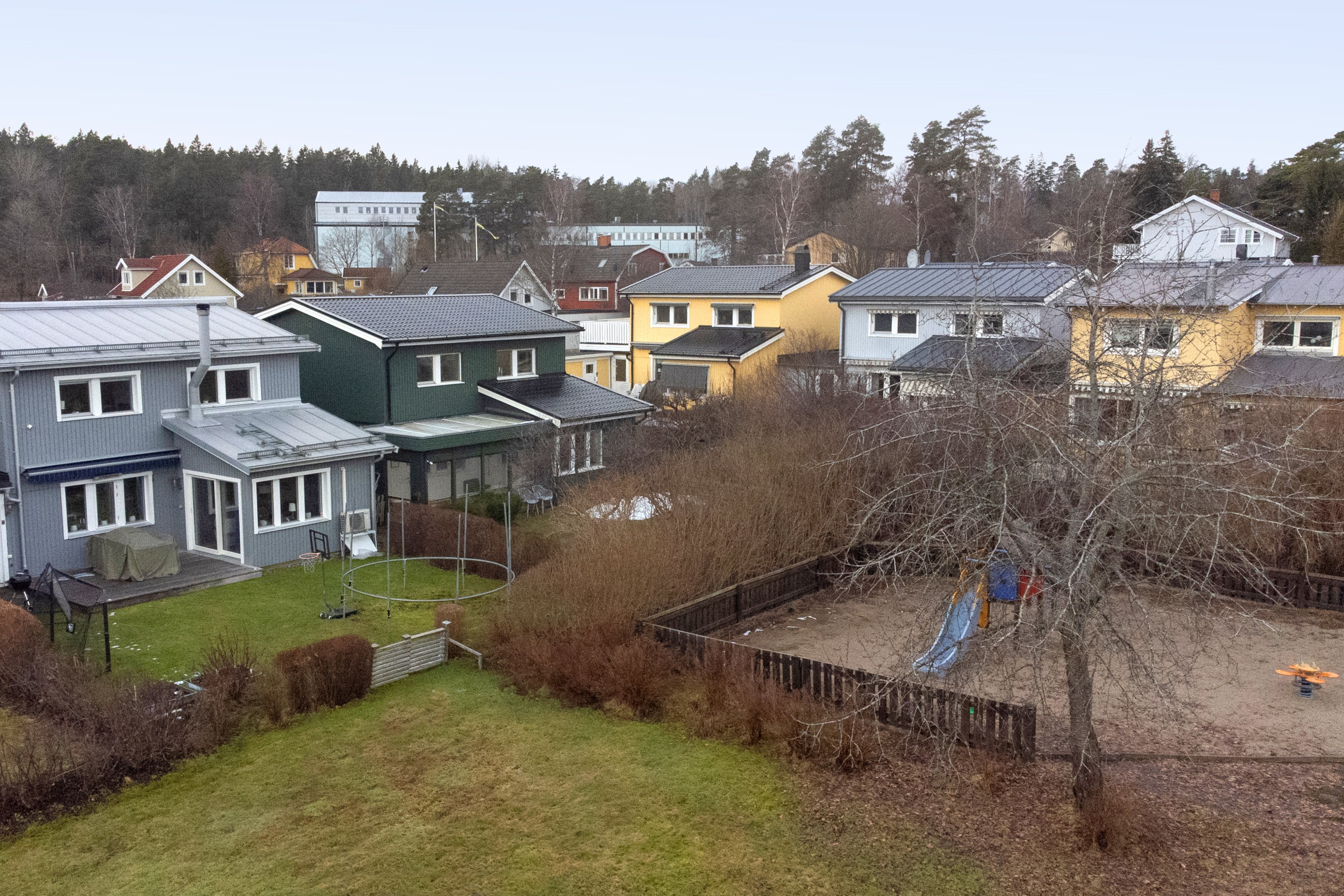 Bostadsbild från Libbyvägen 36, Såld i Gribbylund, Täby