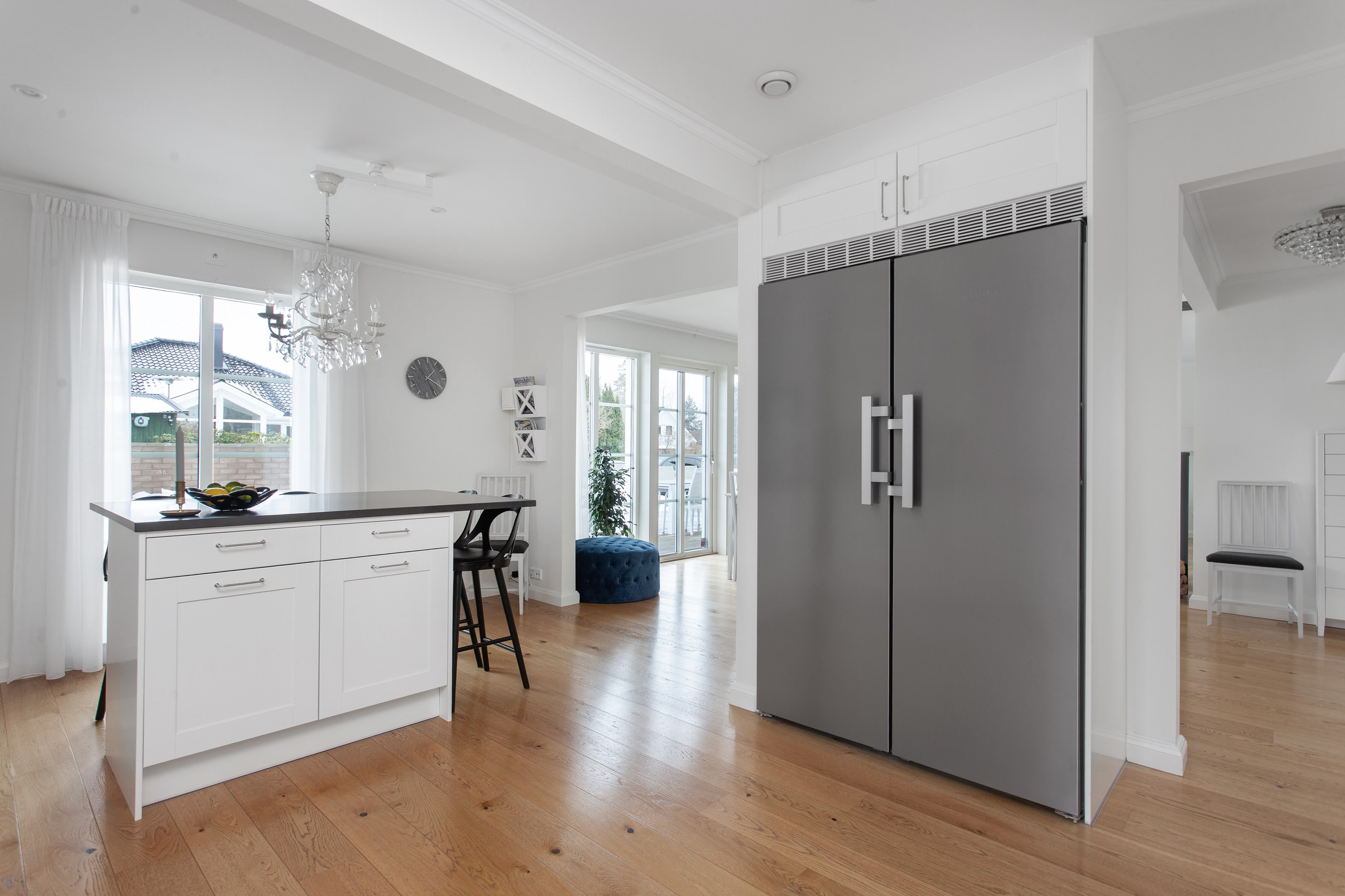 Bostadsbild från Källdisvägen 24, Till salu i Täby Kyrkby, Täby