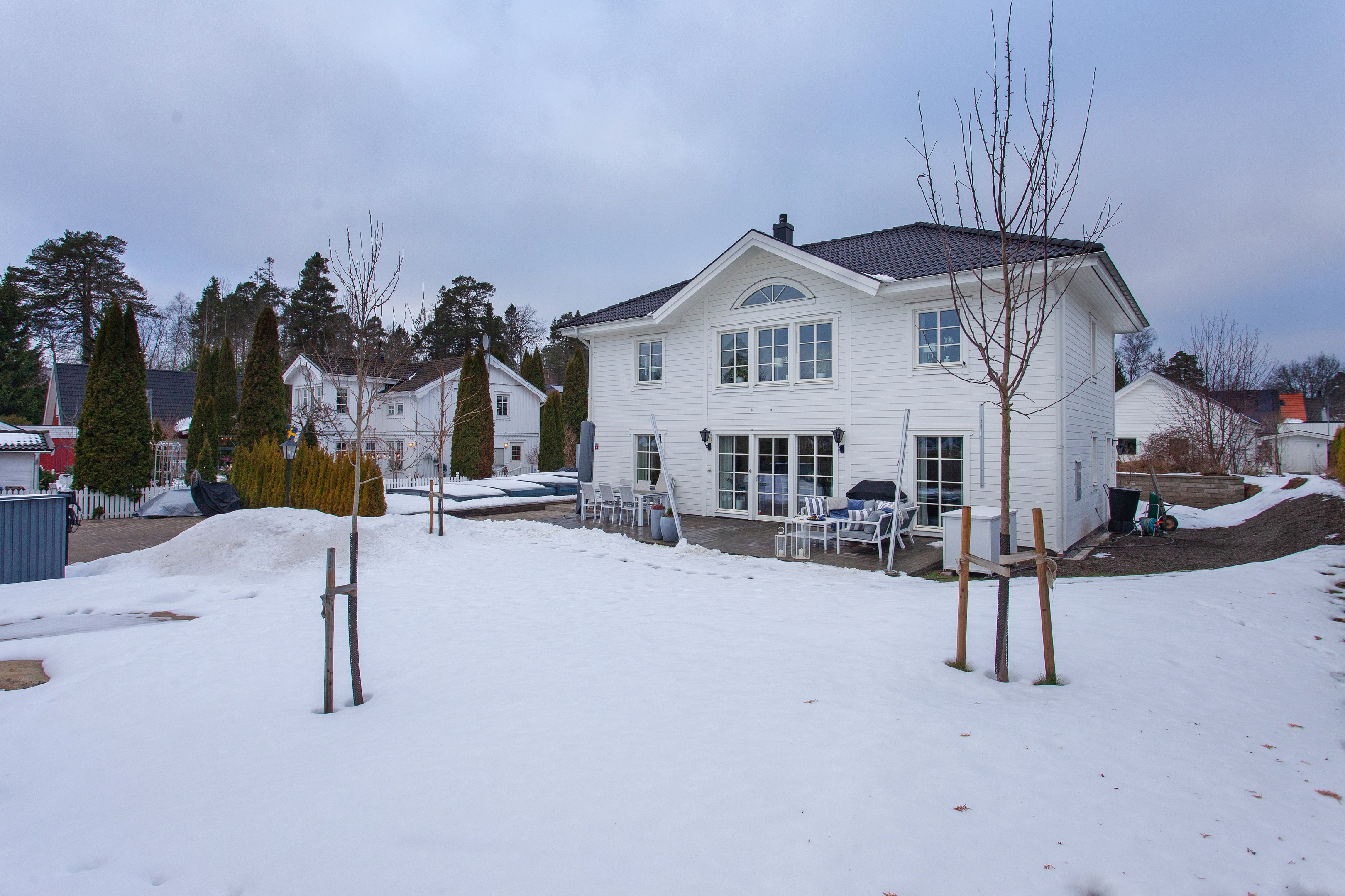 Bostadsbild från Källdisvägen 24, Till salu i Täby Kyrkby, Täby