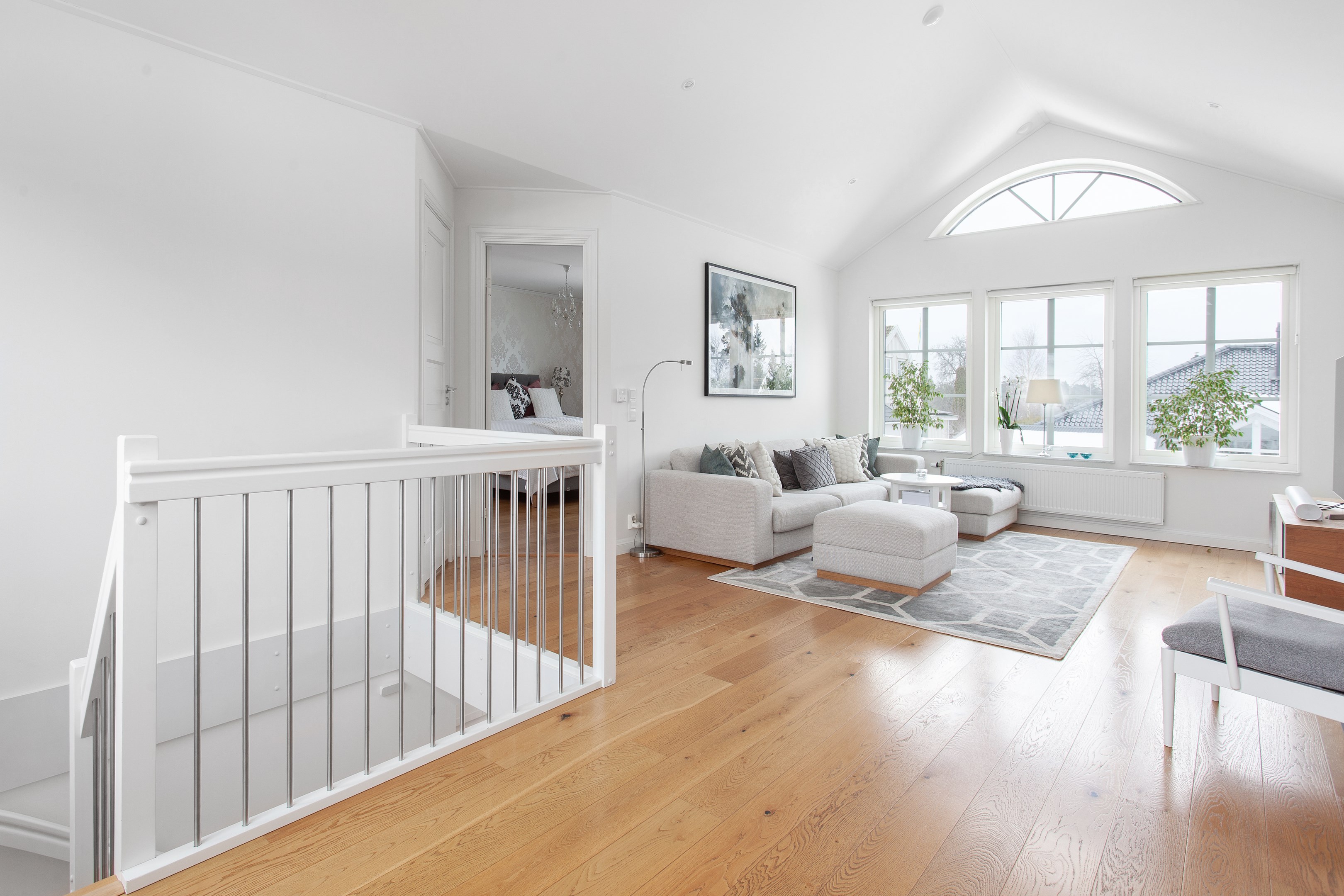 Bostadsbild från Källdisvägen 24, Till salu i Täby Kyrkby, Täby