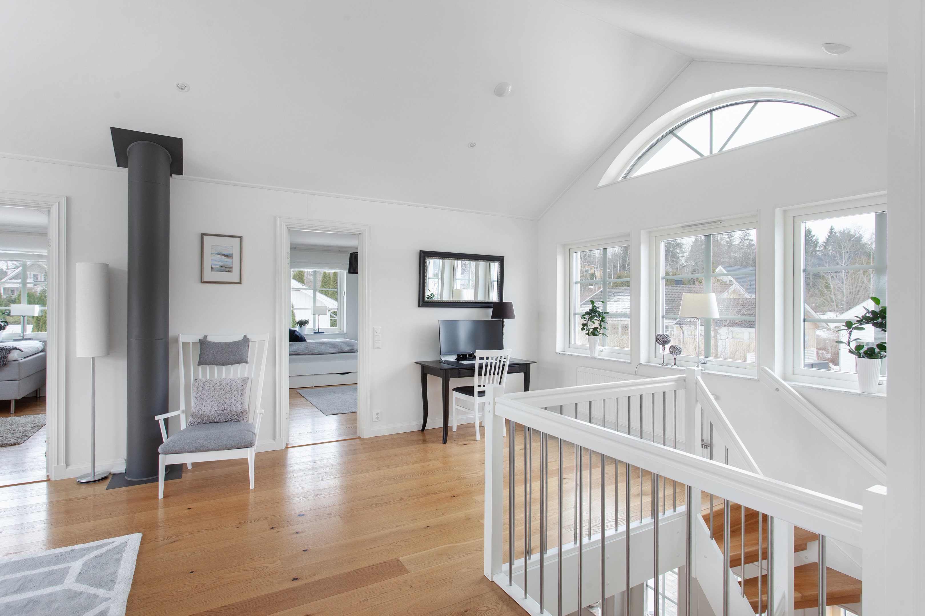 Bostadsbild från Källdisvägen 24, Till salu i Täby Kyrkby, Täby