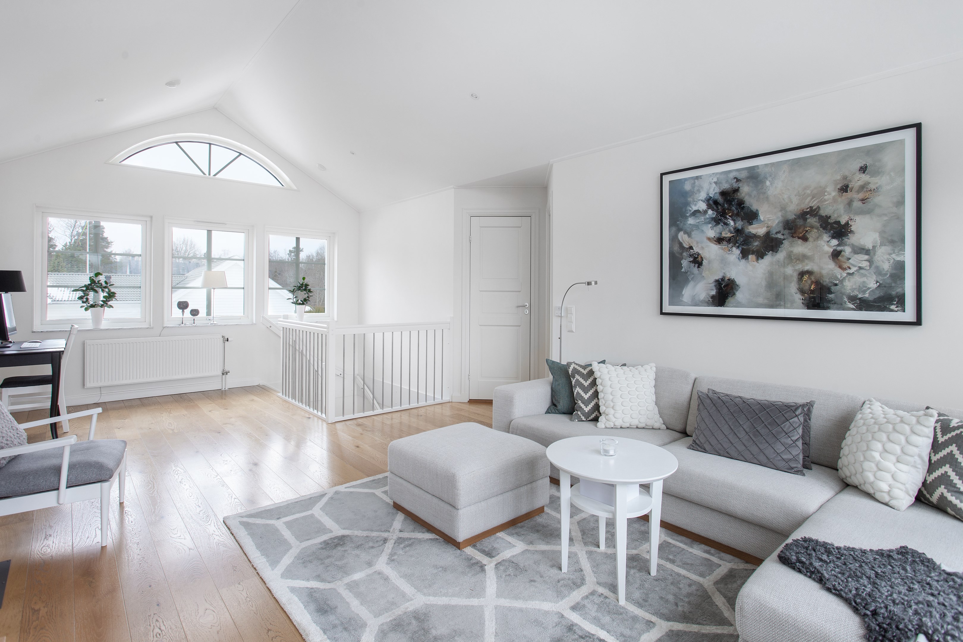 Bostadsbild från Källdisvägen 24, Till salu i Täby Kyrkby, Täby