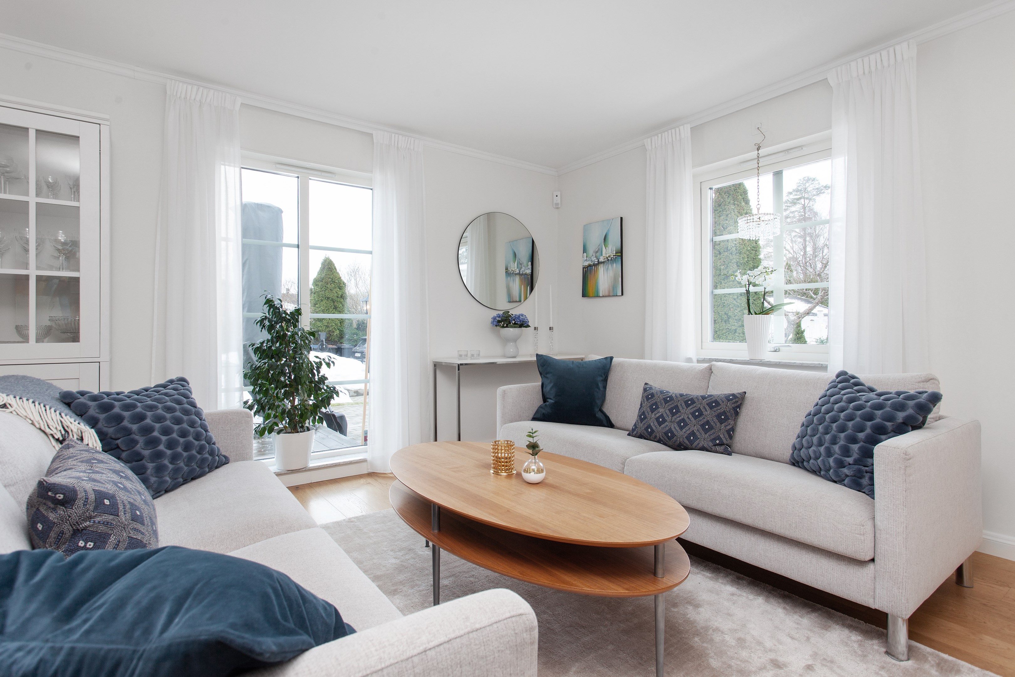 Bostadsbild från Källdisvägen 24, Till salu i Täby Kyrkby, Täby