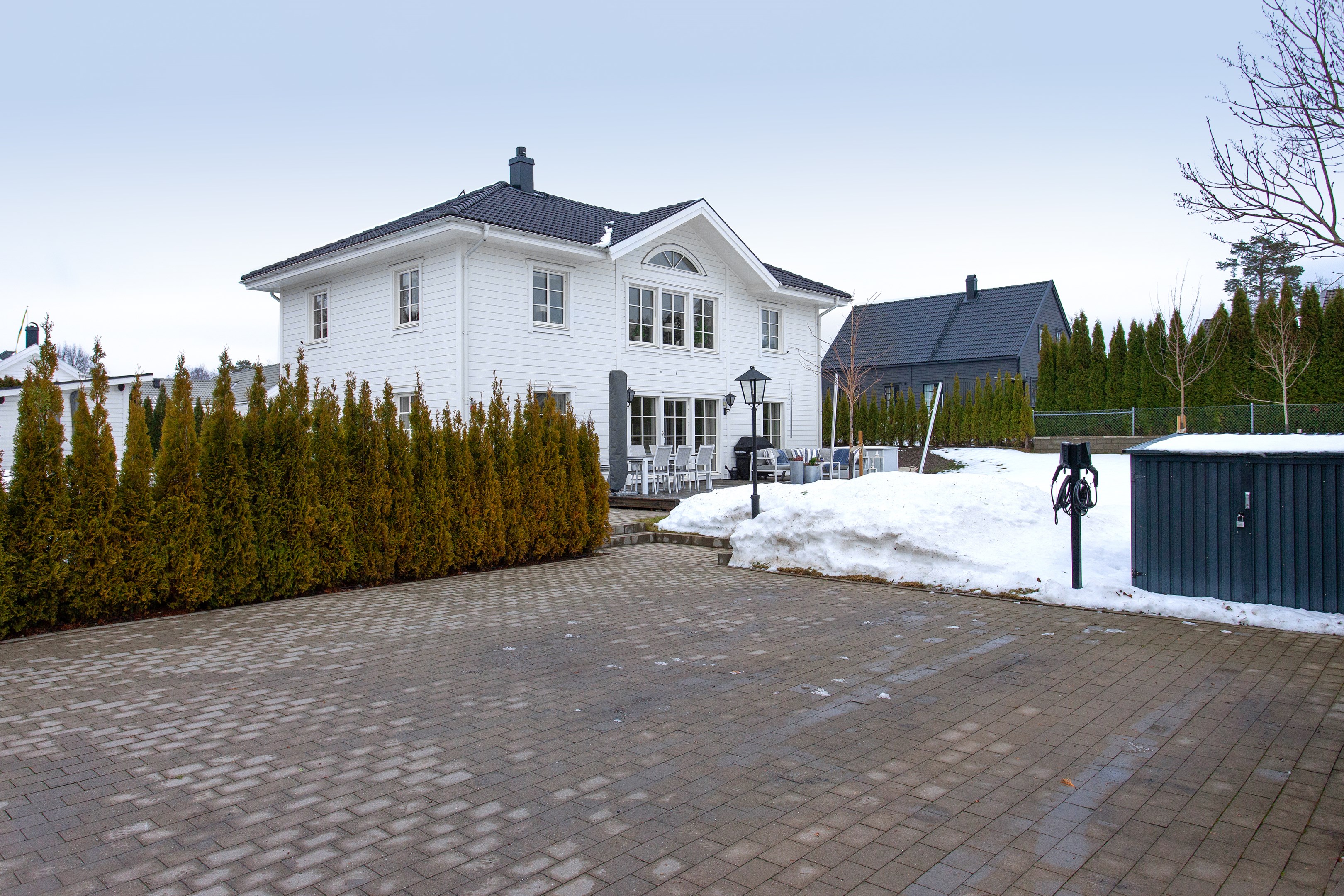 Bostadsbild från Källdisvägen 24, Till salu i Täby Kyrkby, Täby