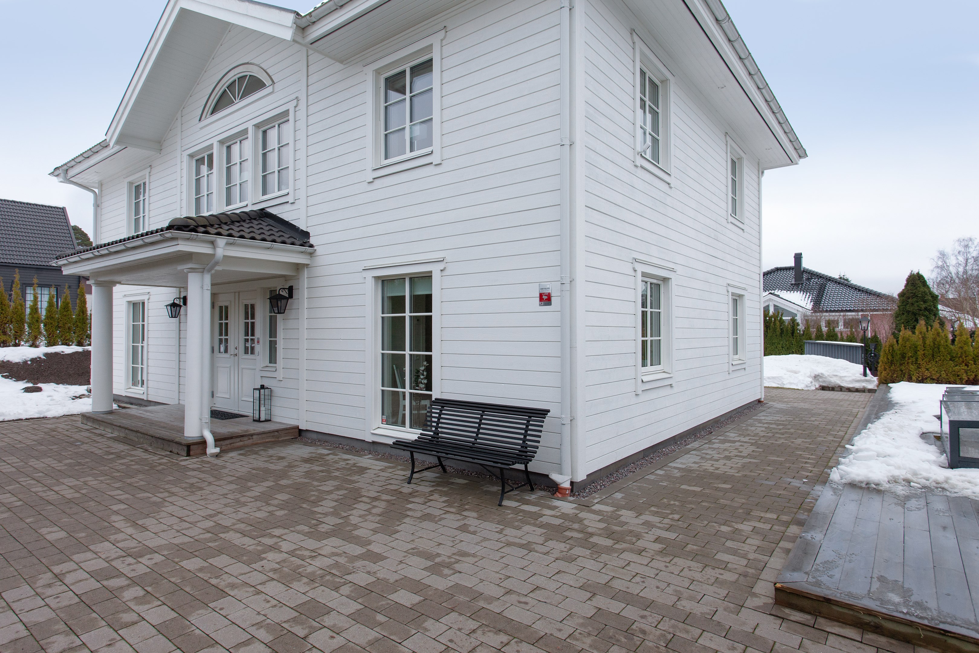 Bostadsbild från Källdisvägen 24, Till salu i Täby Kyrkby, Täby