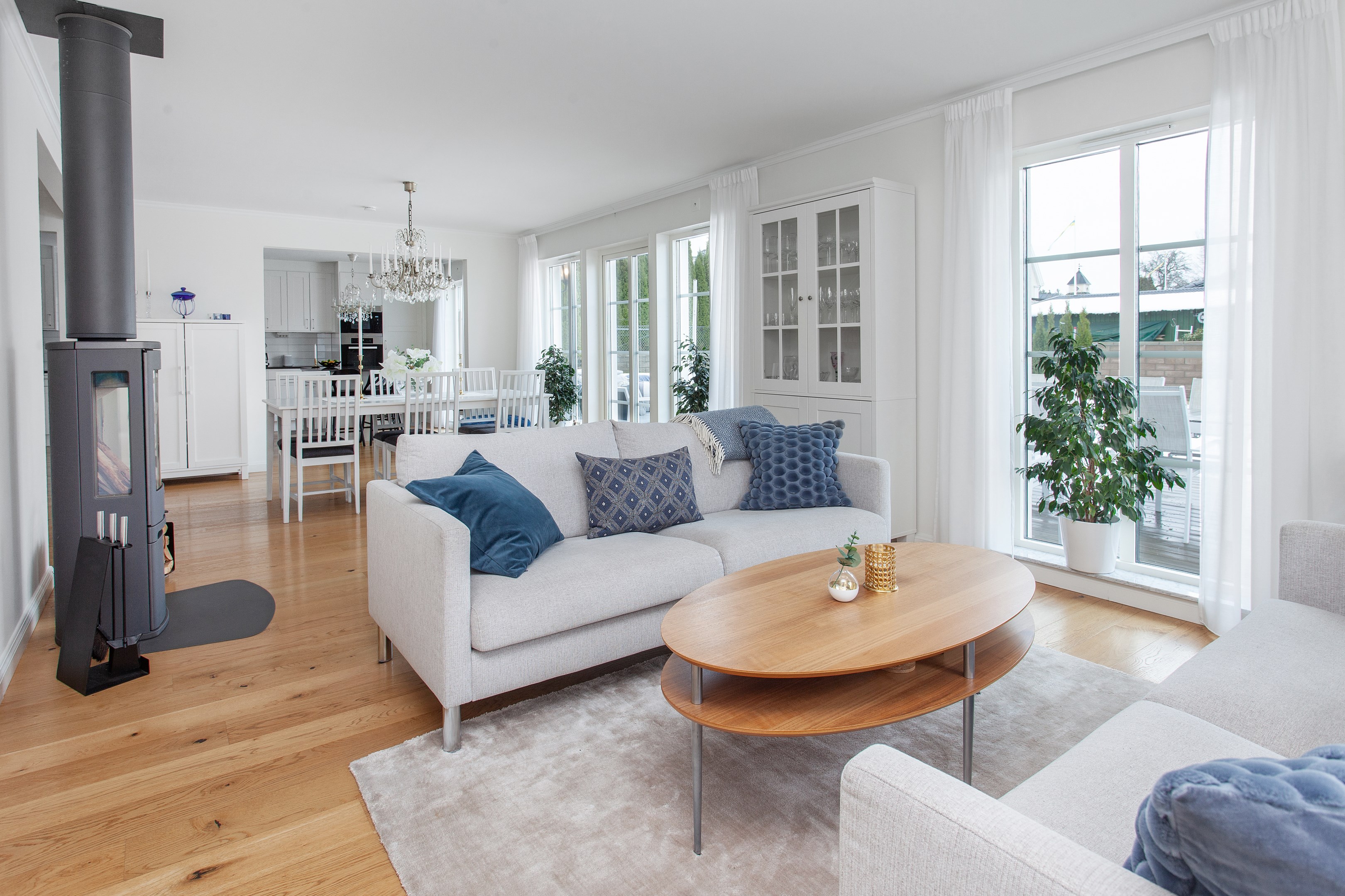 Bostadsbild från Källdisvägen 24, Till salu i Täby Kyrkby, Täby